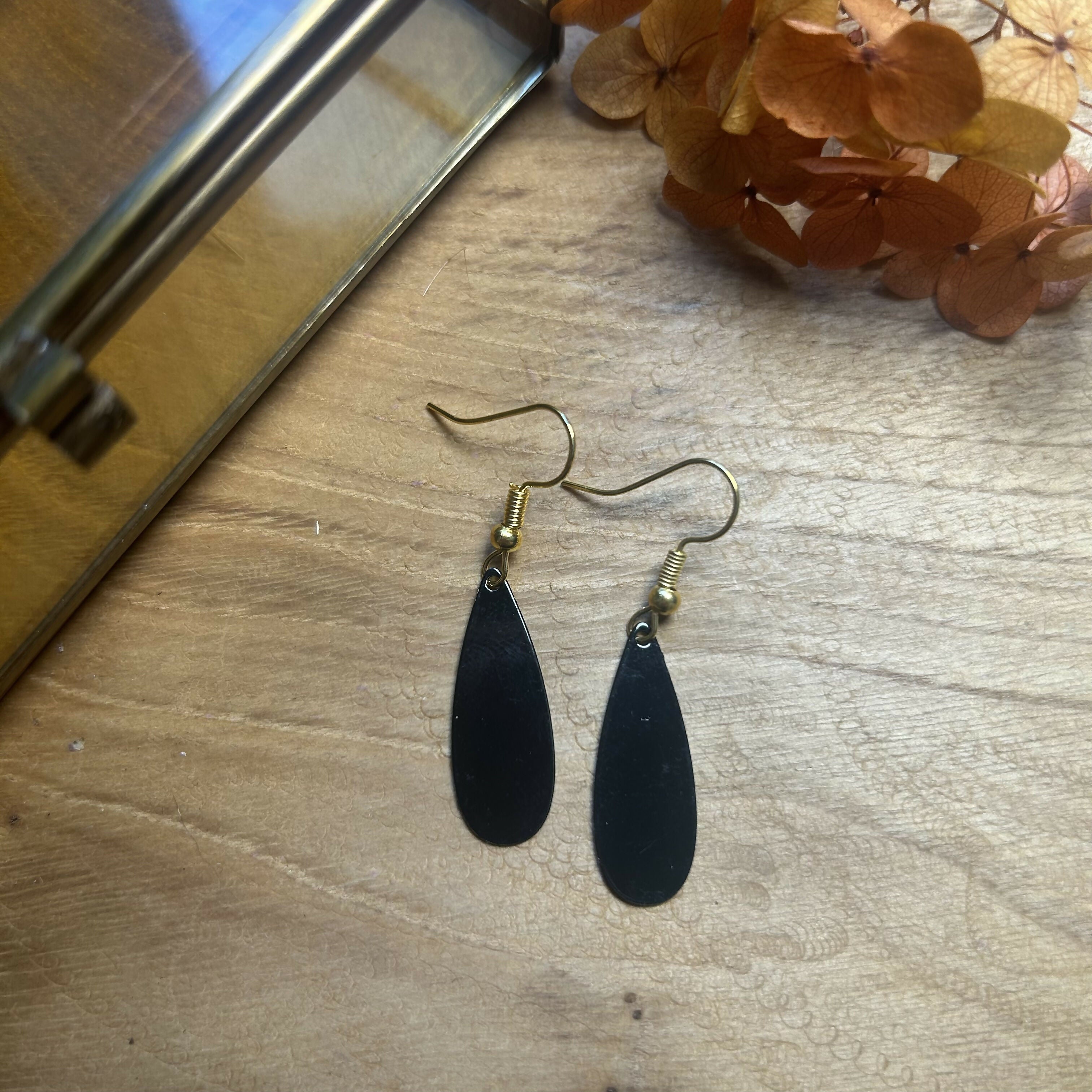 Lovely Black Tear Drop Earrings