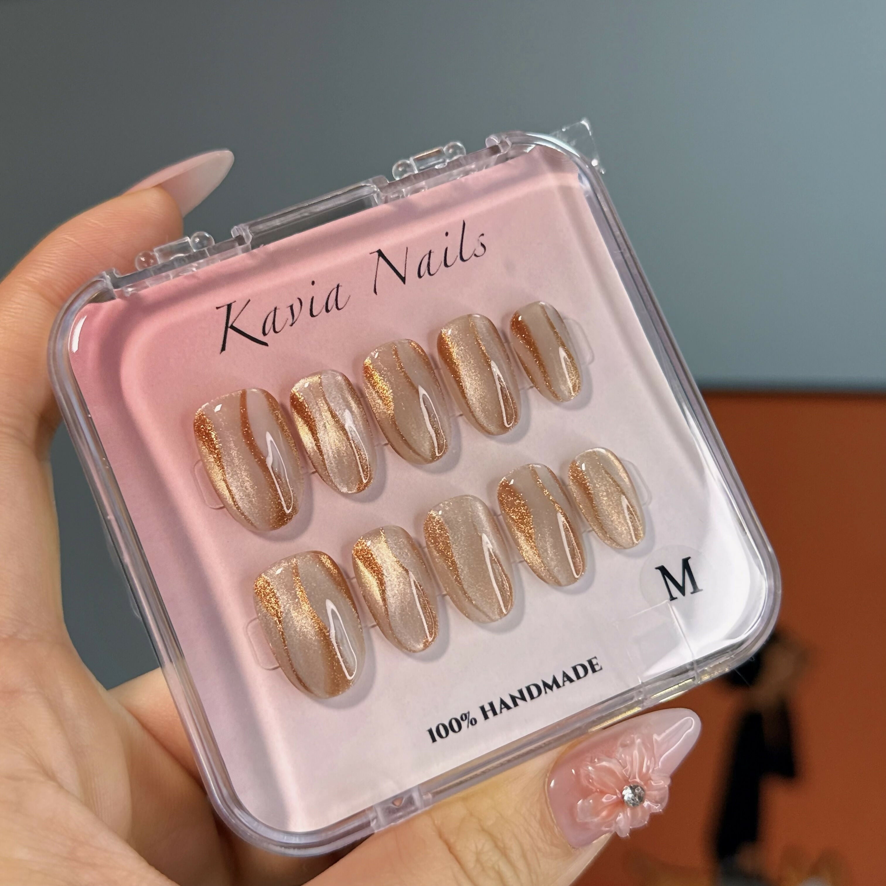 Flowing Gold Sand - Handmade press-on nails
