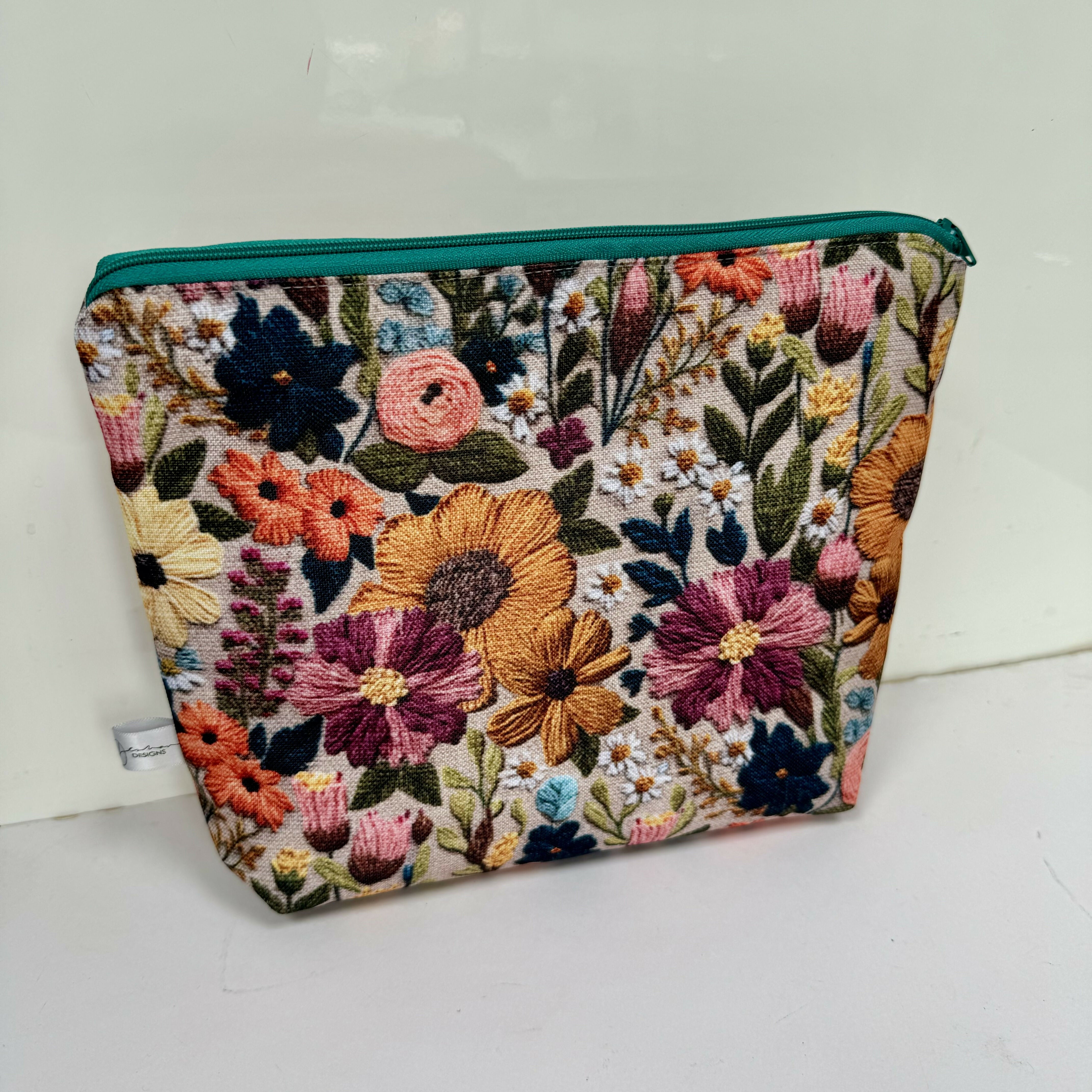 Toiletry Bag - Embroidered Flowers