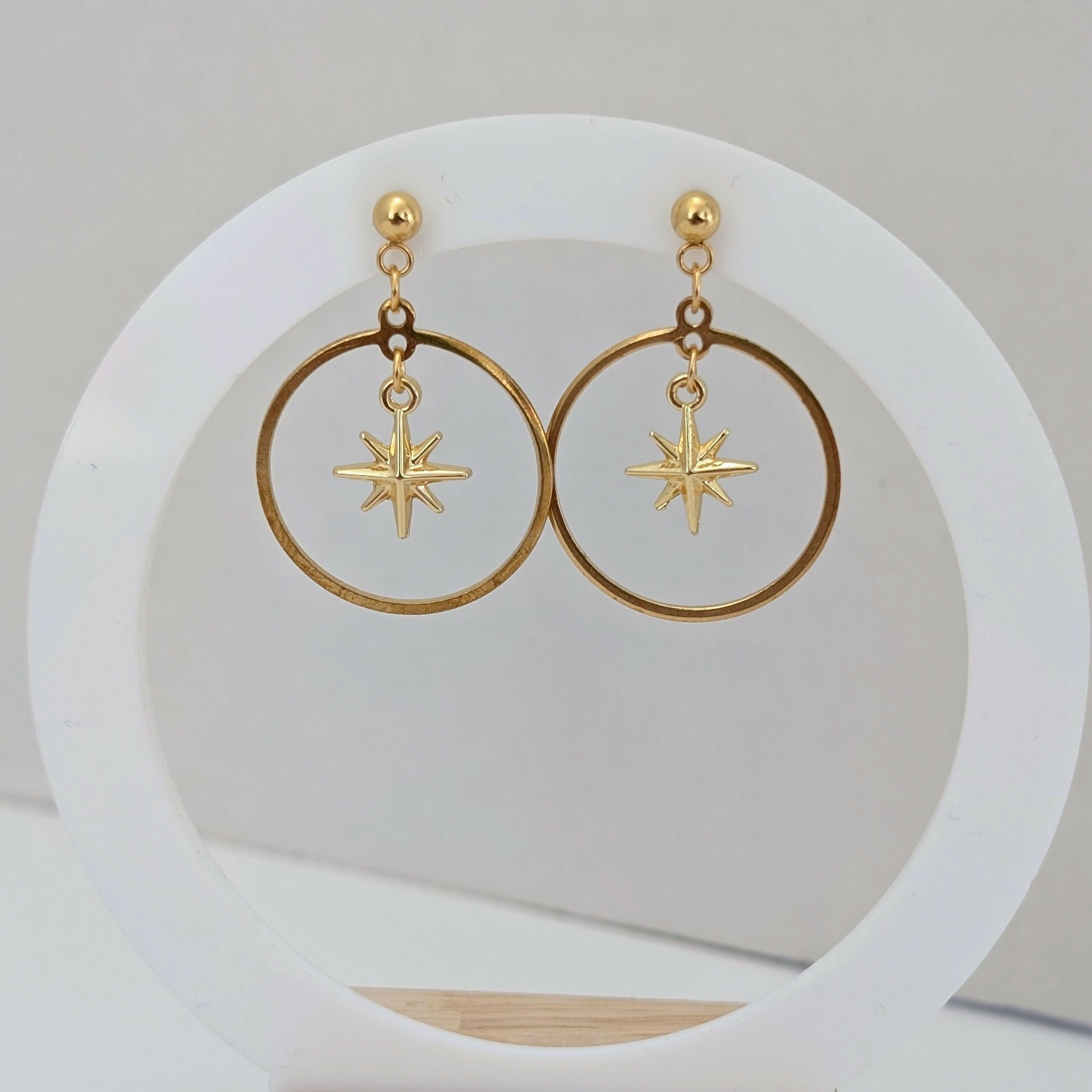 Chunky 3D Gold Star Circle Earrings on Gold Plated Stud