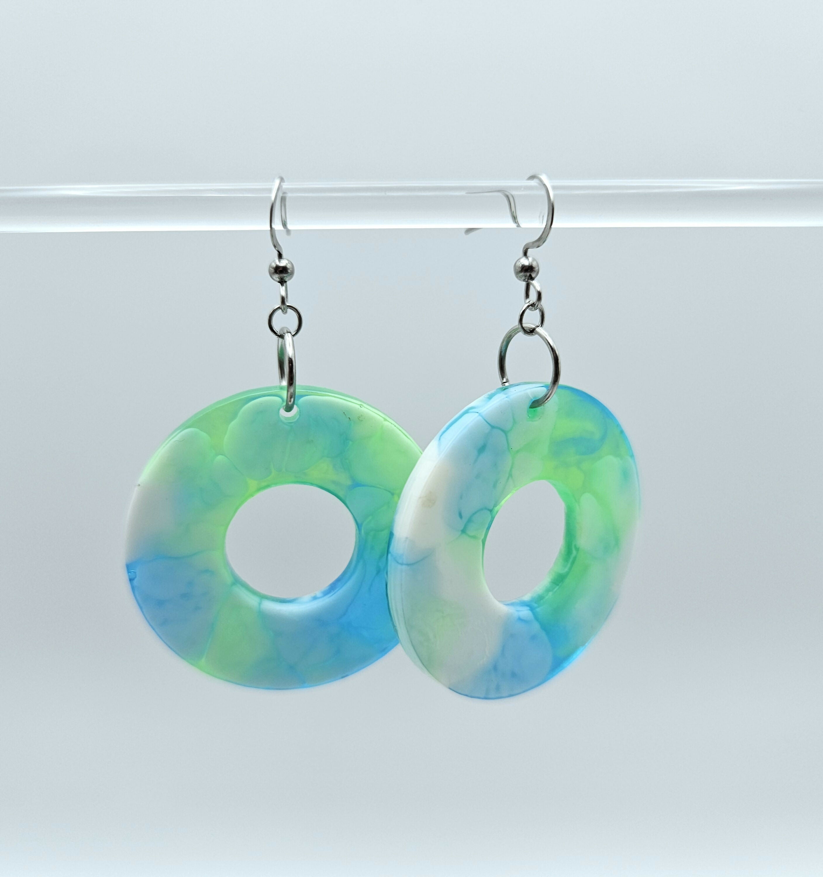 FUN HOOP RESIN EARRINGS