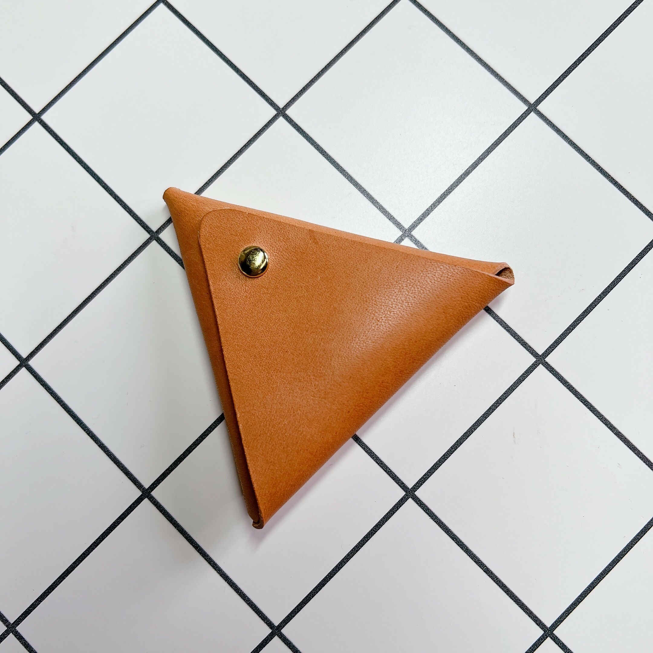 Fold Edge Triangle Leather Coin Case