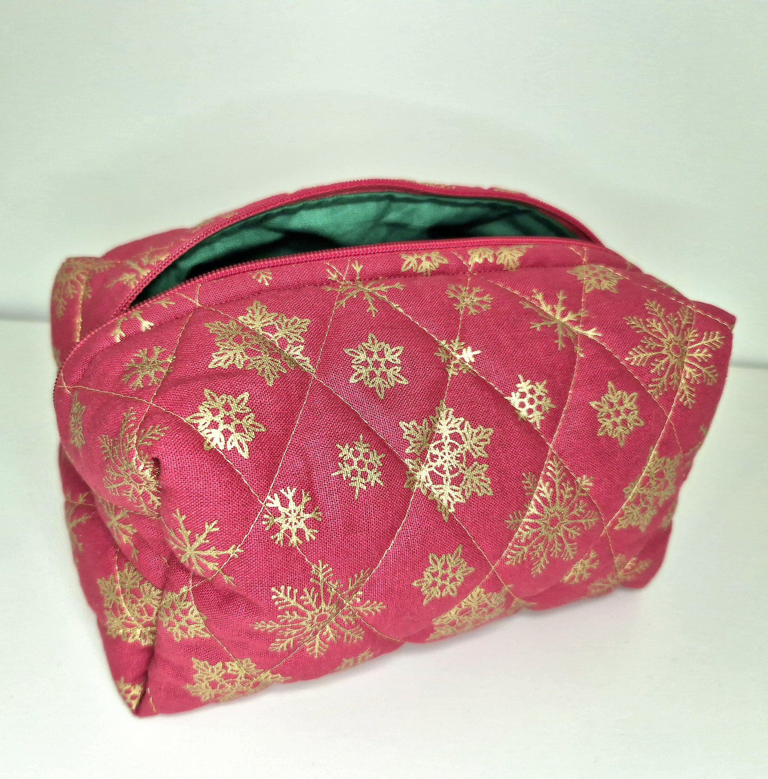 Quilted Christmas Cosmetic Makeup Bag With Snowflake Pattern