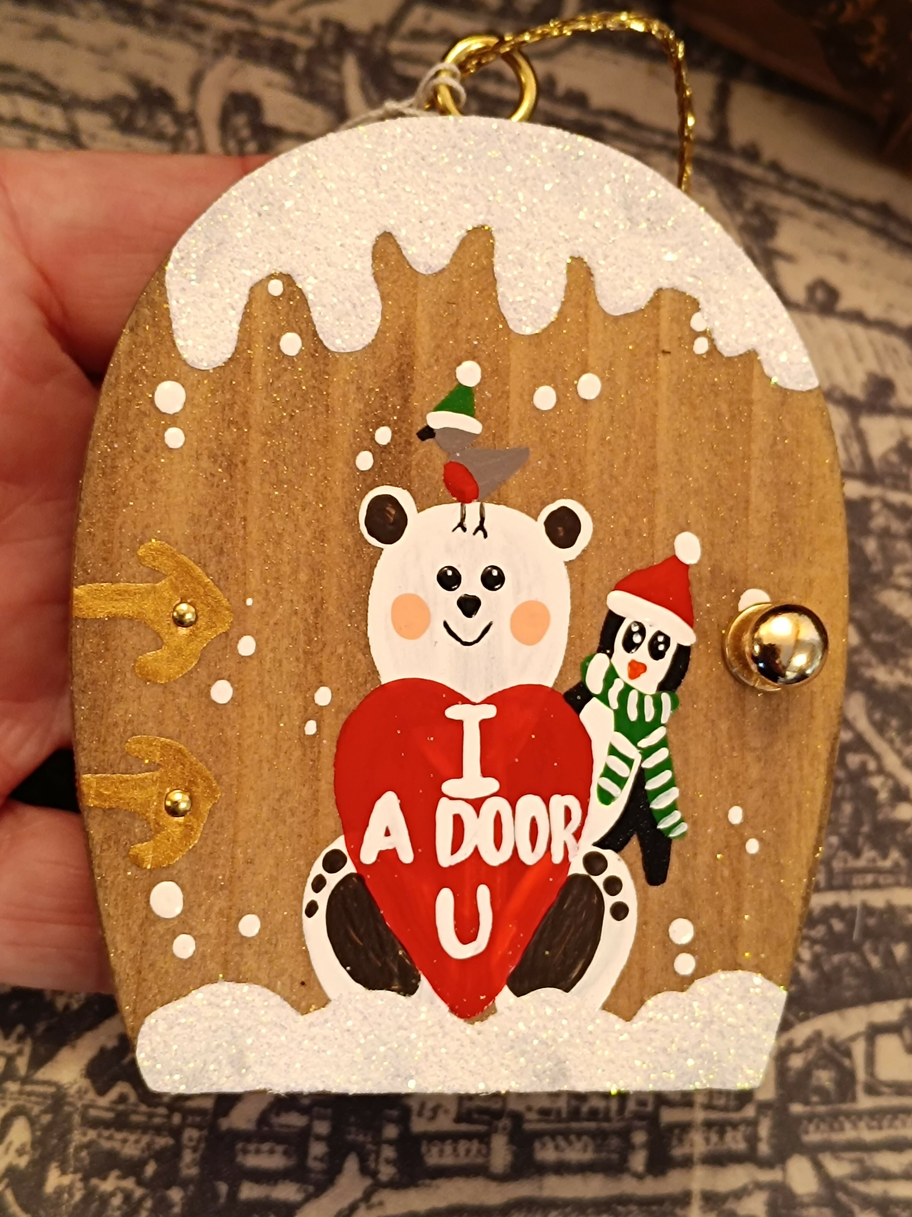 Handmade Wooden Polar Bear Door Ornament – "I A-DOOR U" Cute Christmas Tree Decoration & Romantic Holiday Keepsake Gift
