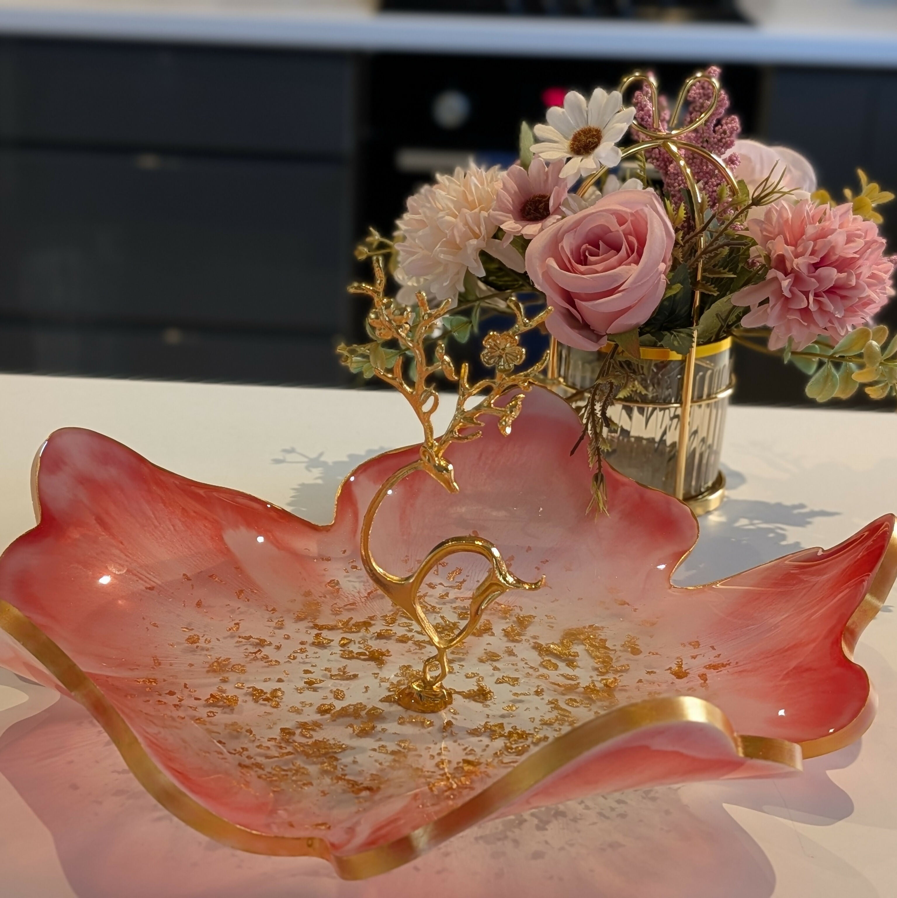BEAUTIFUL IRREGULAR SHAPE GOLD REINDEER FRUIT BOWL