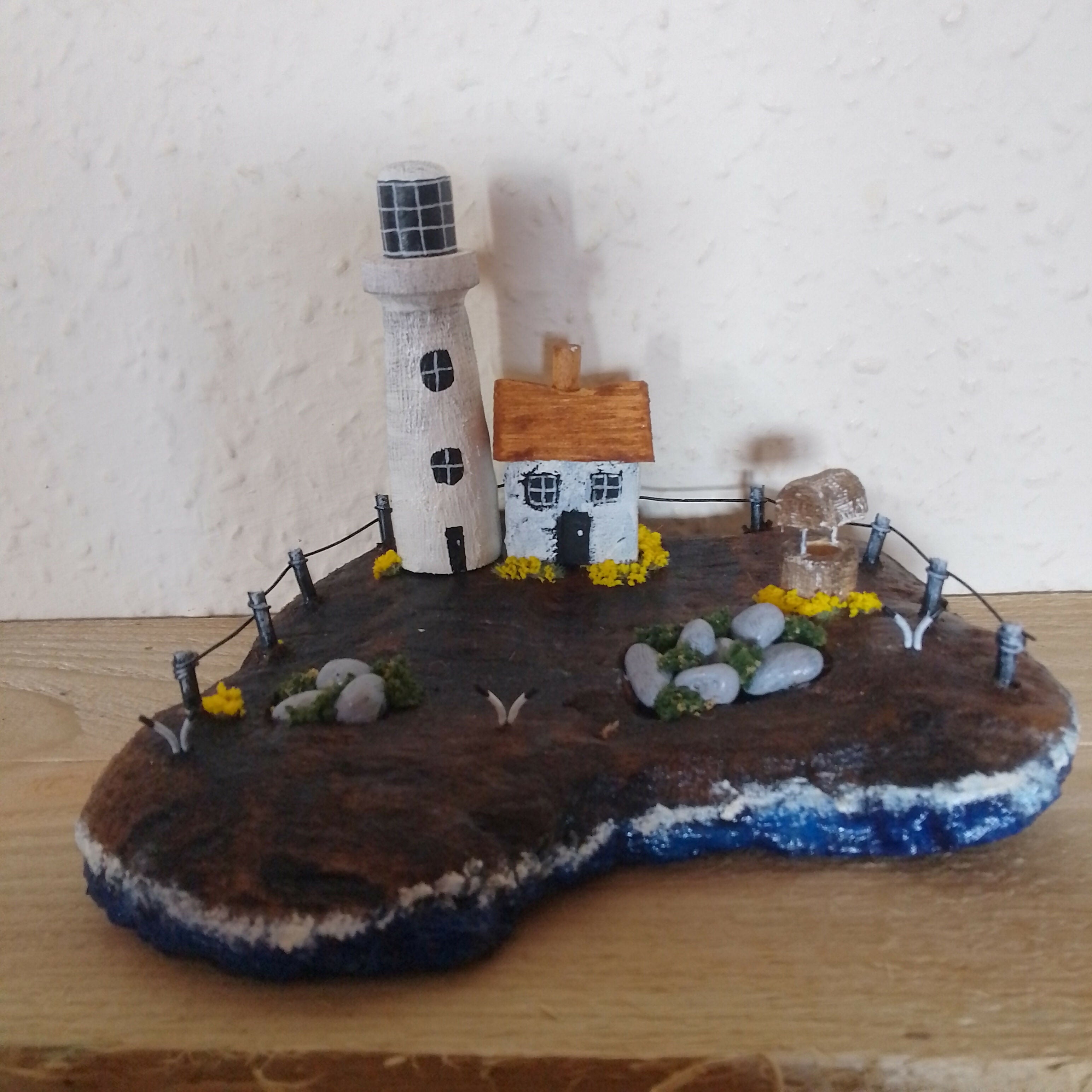 Lighthouse/Cottage/Well