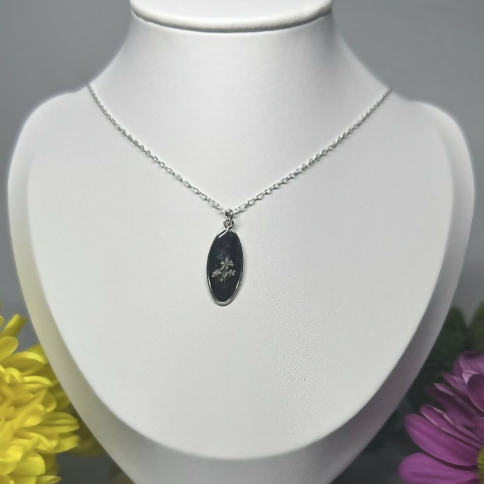 Cow Parsley Oval Necklace
