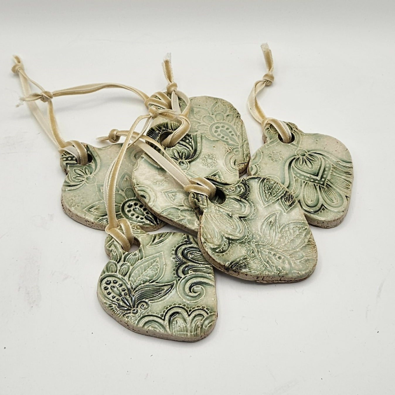 BAUBLE SHAPE CERAMIC HANGING DECORATION