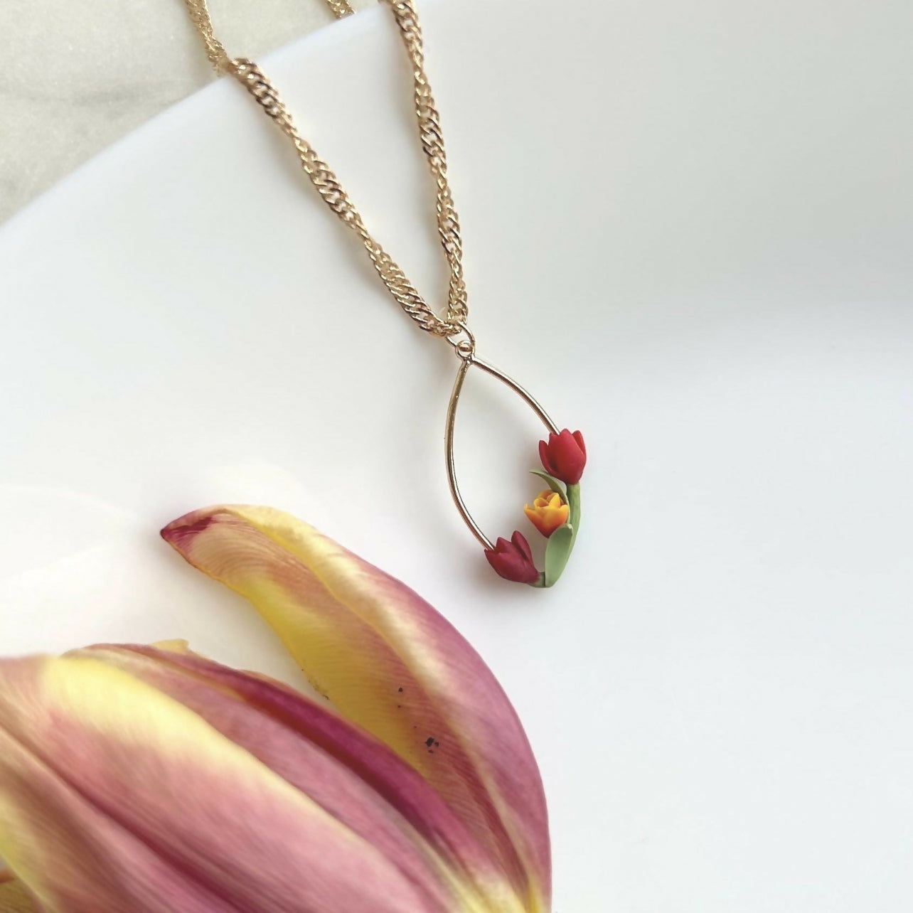 Tulip Flowers Necklace