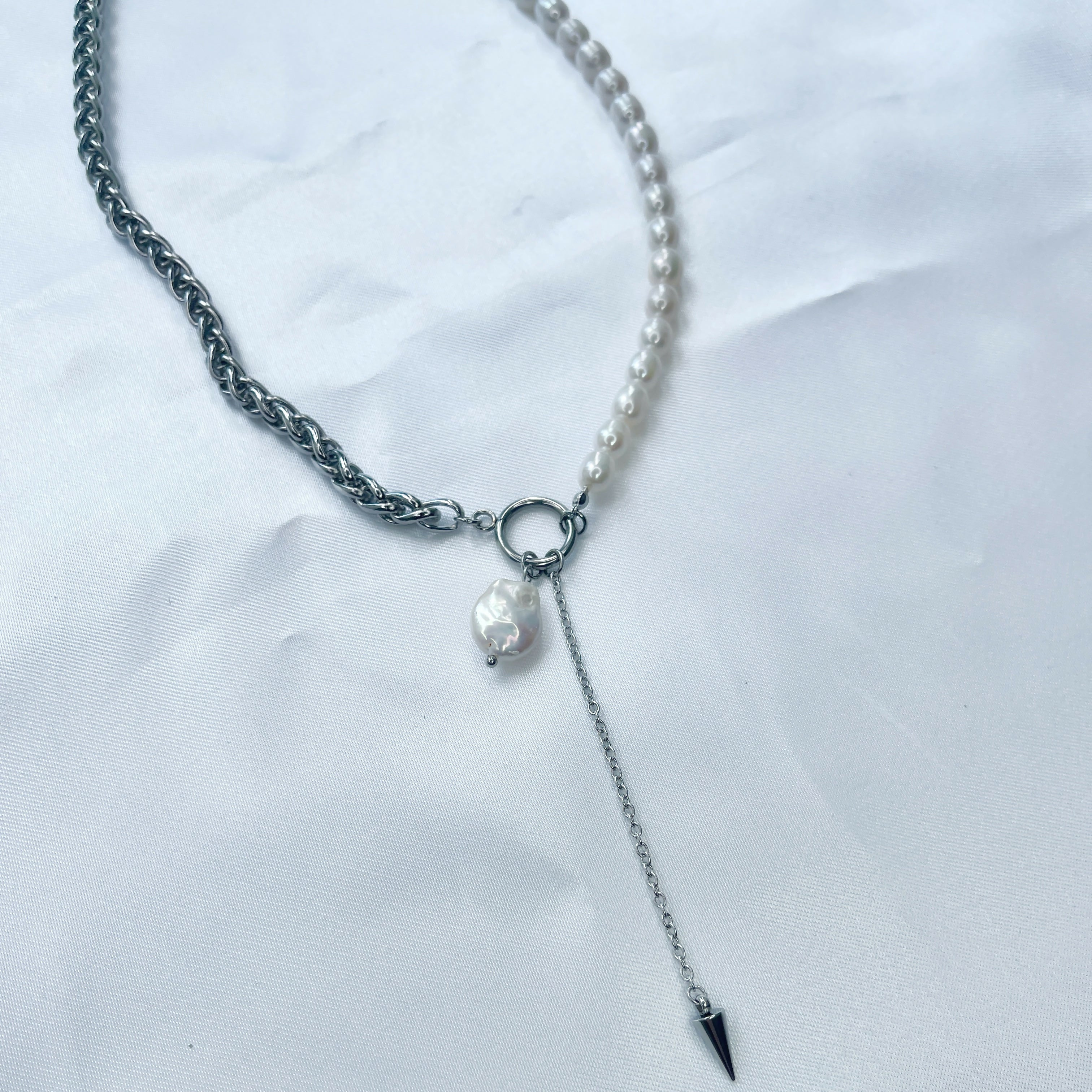 Linked Pearls Necklace