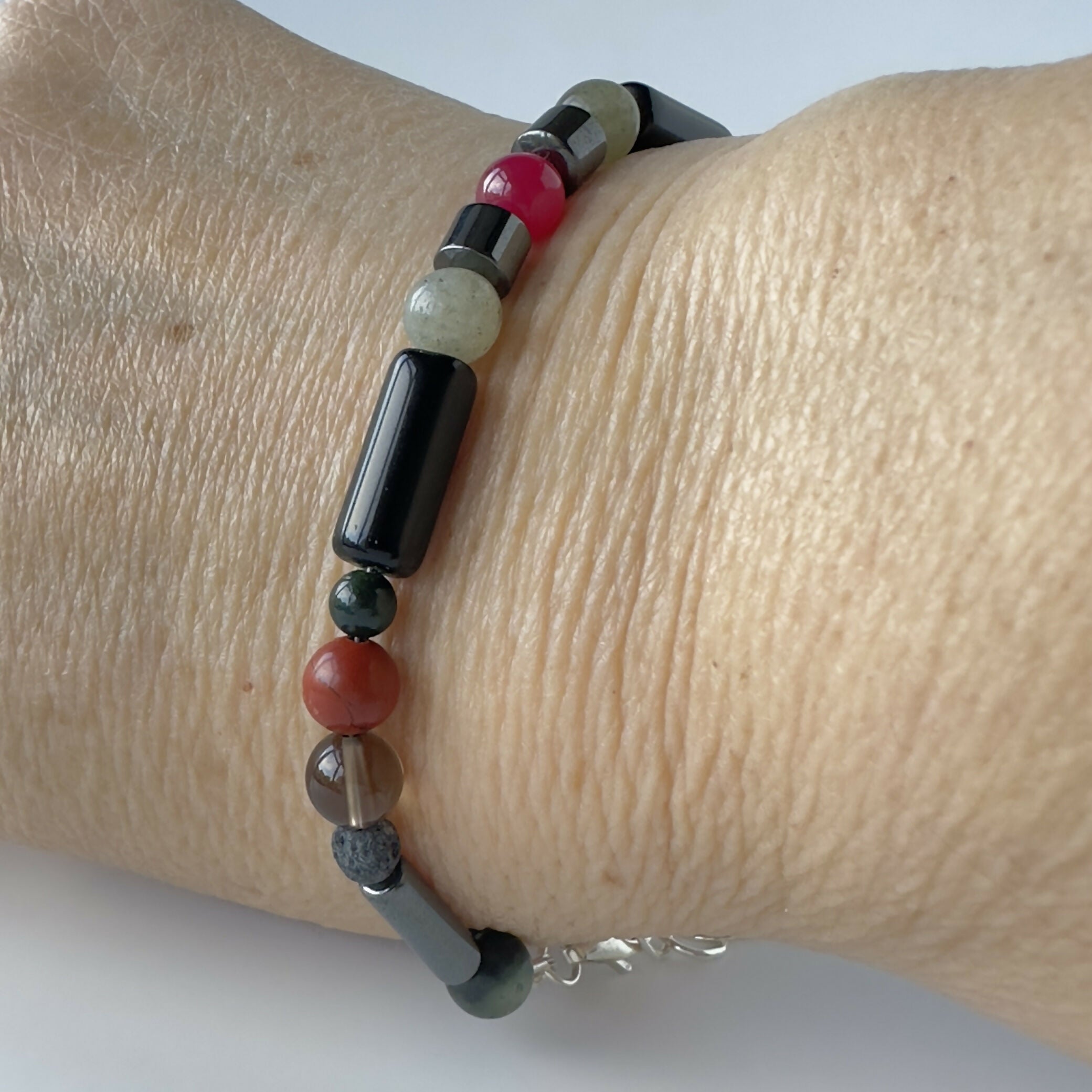 UNISEX HEALING CRYSTAL & STERLING SILVER ROOT CHAKRA BRACELET WITH AROMATHERAPY BEADS