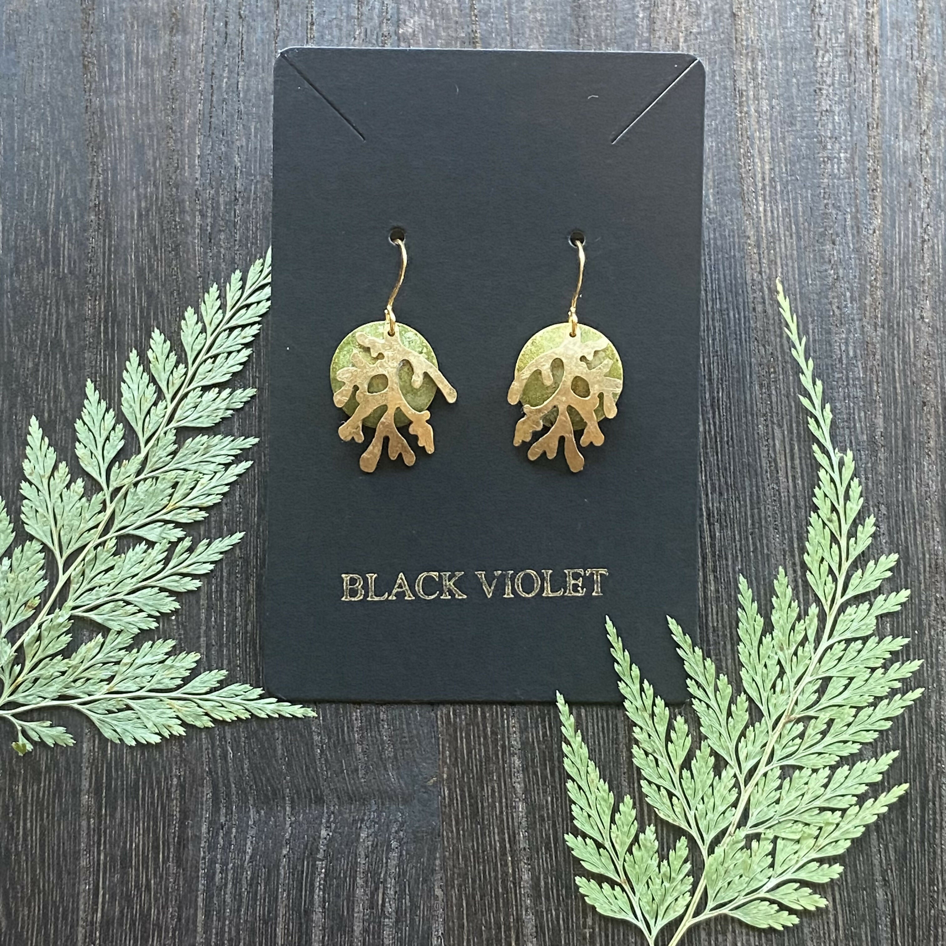 HAMMERED BOTANICAL BRASS EARRINGS