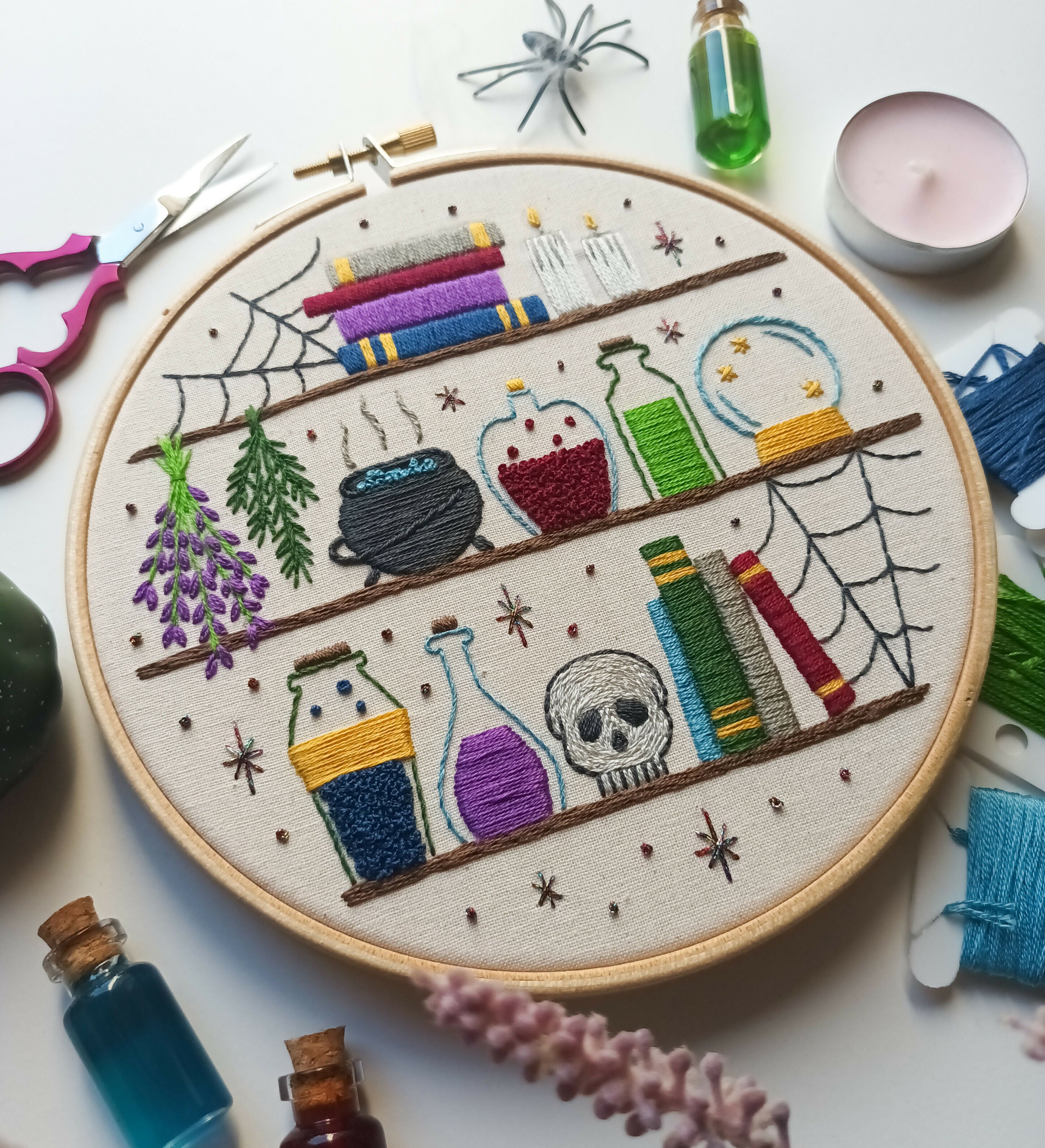 Preprinted embroidery pattern for beginners - Notions and potions