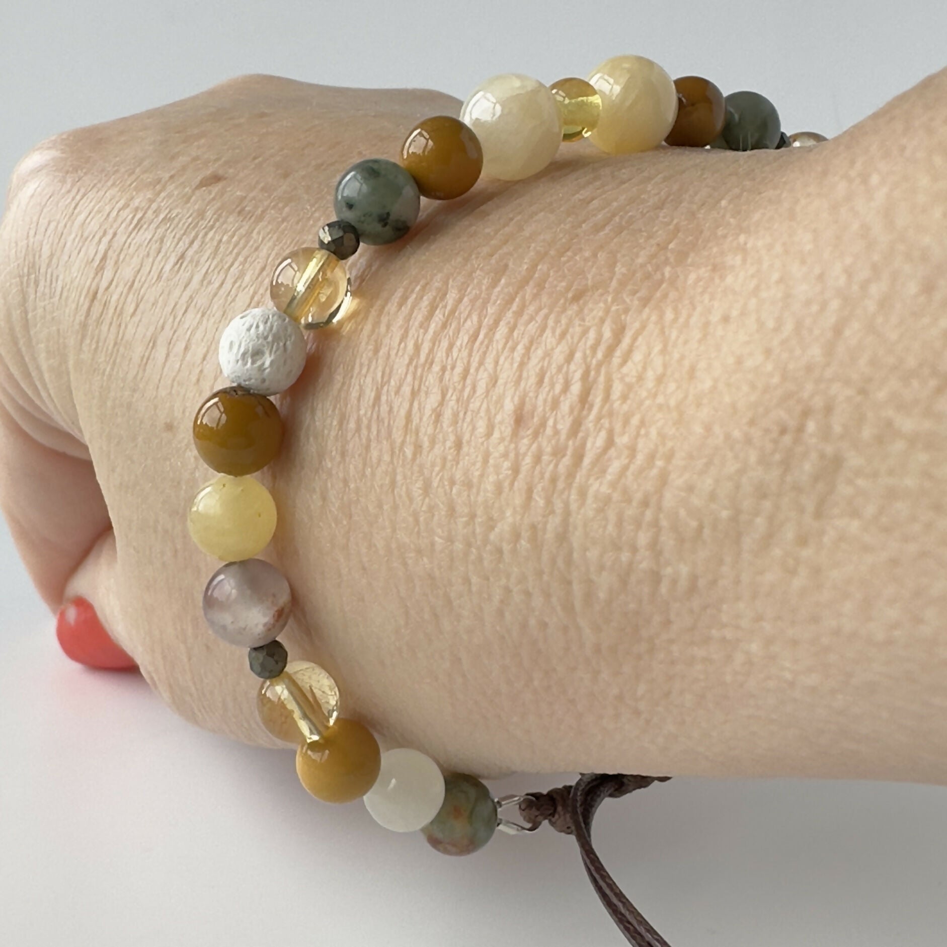 UNISEX HEALING CRYSTAL SOLAR PLEXUS CHAKRA BRACELET WITH AROMATHERAPY BEADS