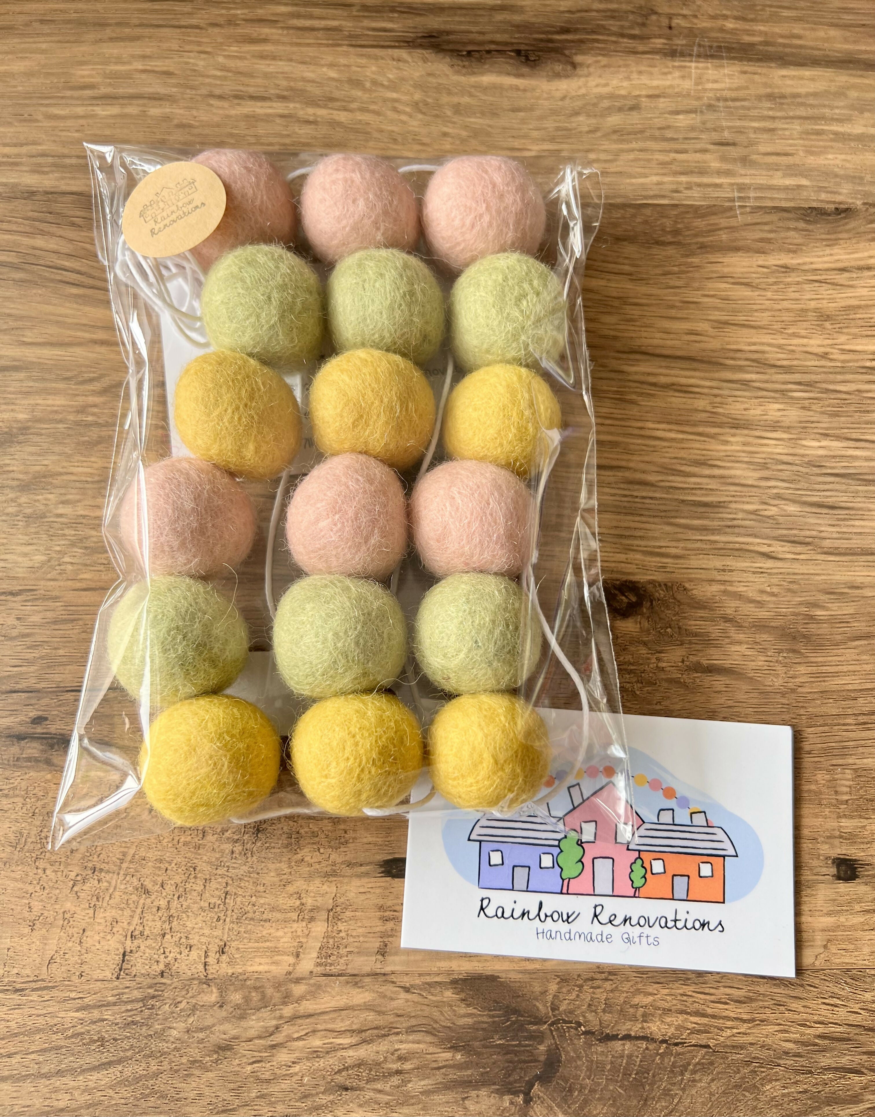 Feltball Garland (18 feltballs)