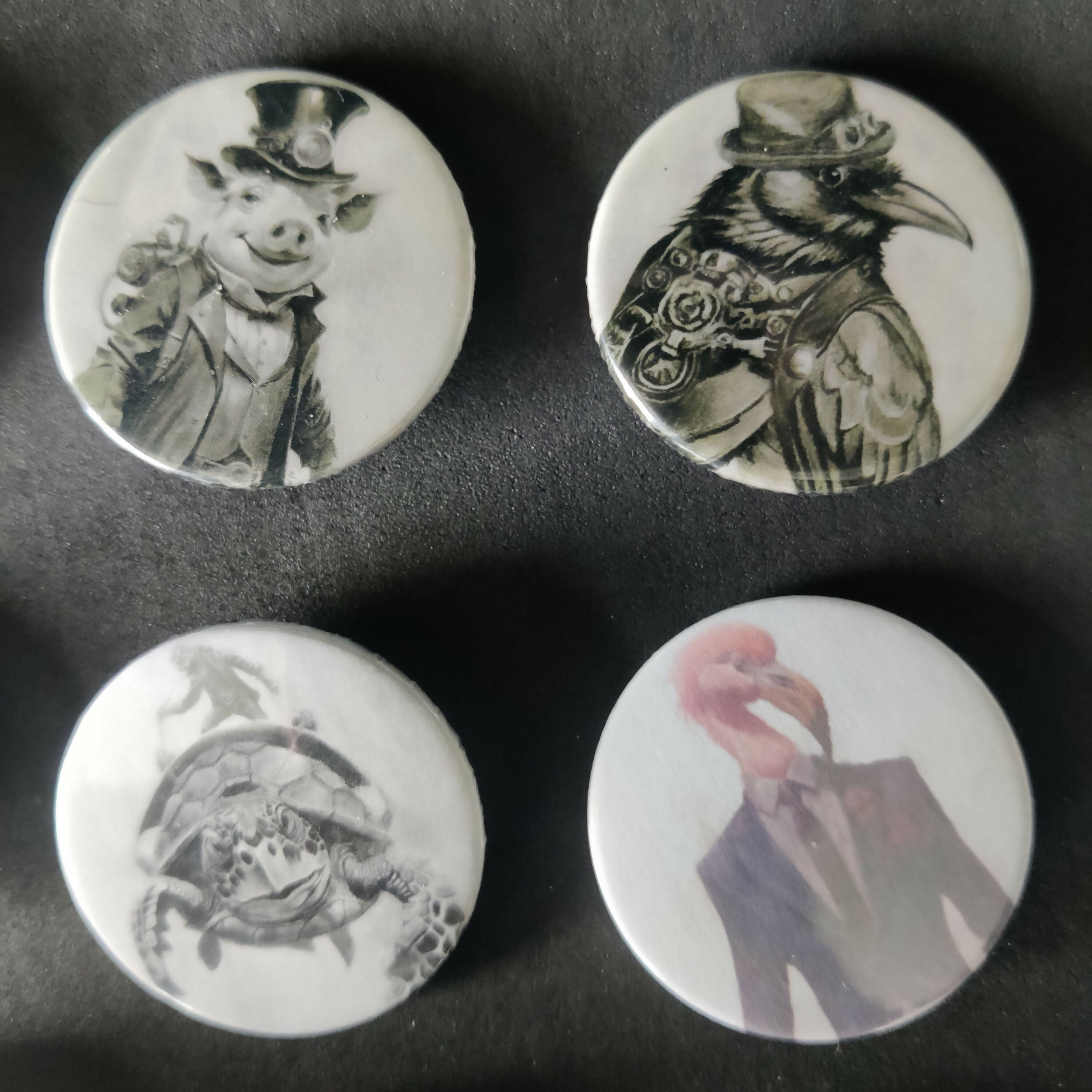 Animal Artwork Badges 36mm