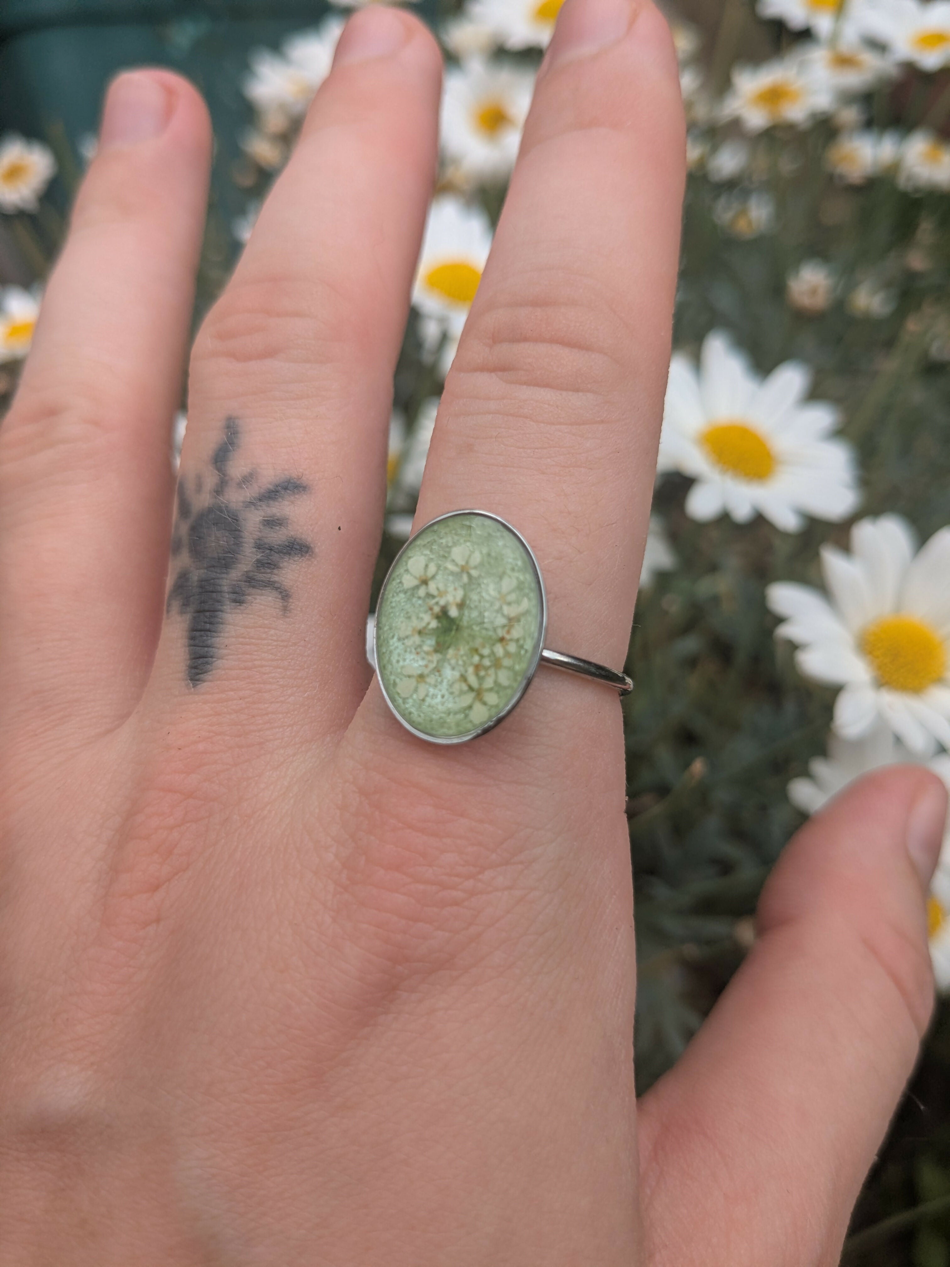 OVAL QUEEN'S LACE STAINLESS STEEL RINGS
