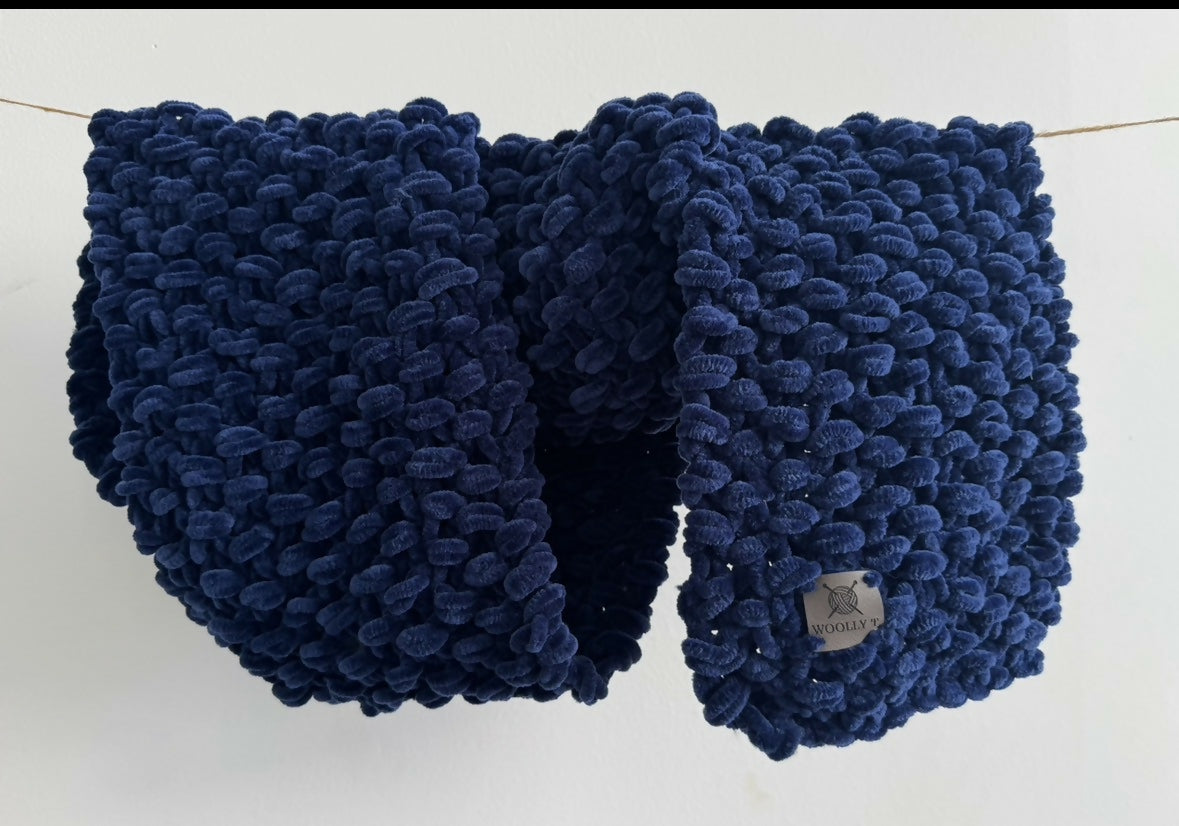 MID REGULAR LENGTH , PREMIUM CHENILLE - COSY LUX VELVET CHUNKY SCARF - MIDNIGHT BLUE COLOUR