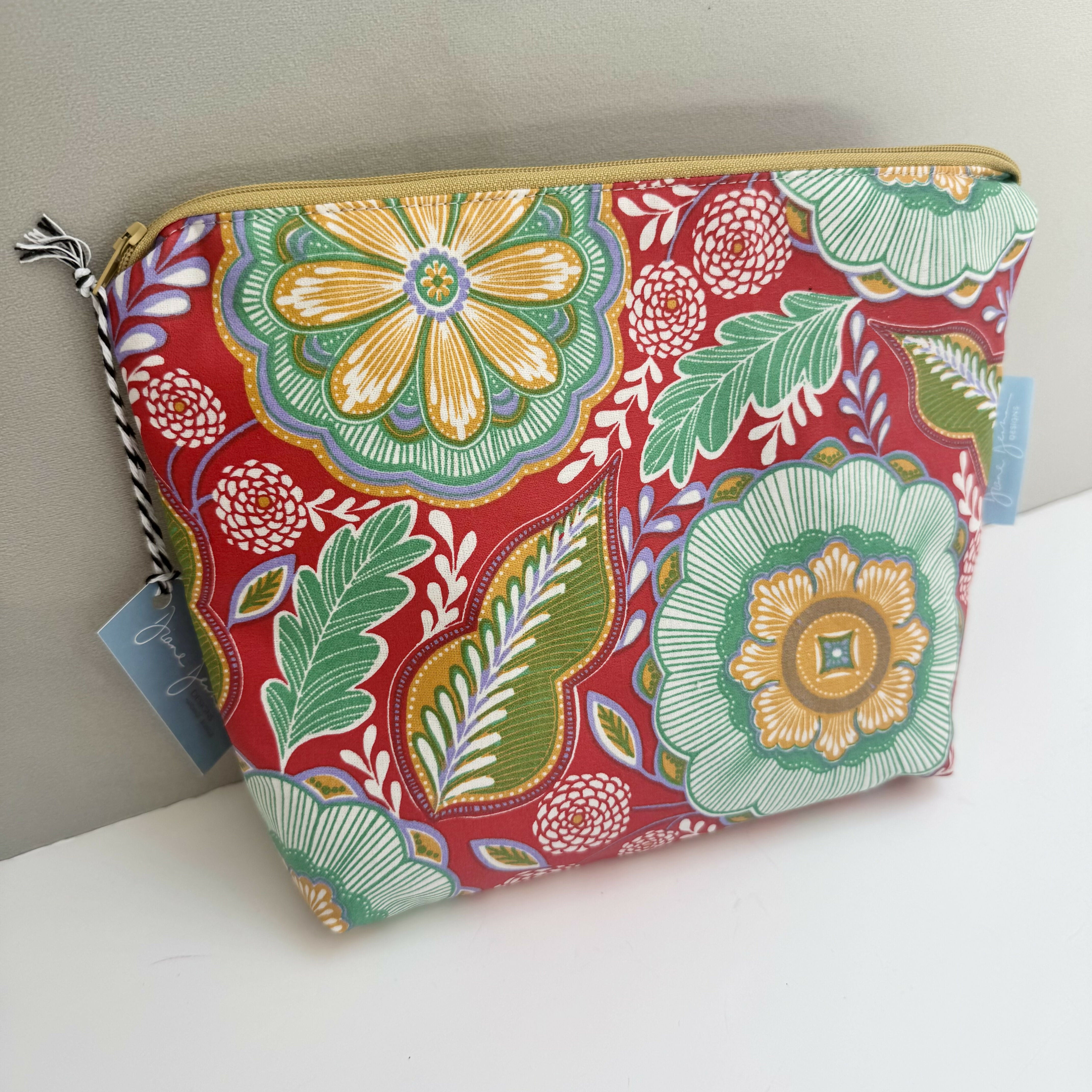 Medium Toiletry - Red Floral
