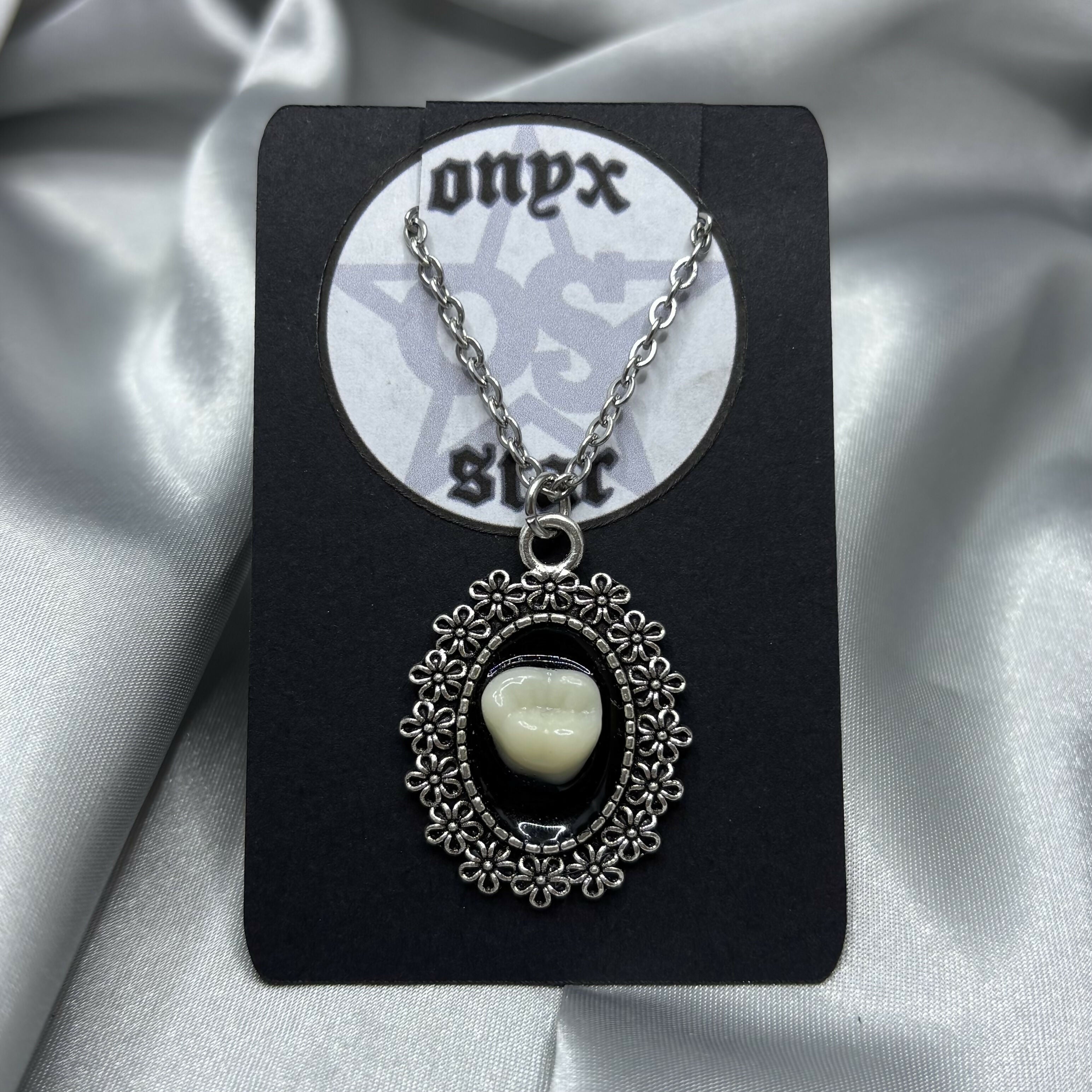 Flower Tooth Necklace