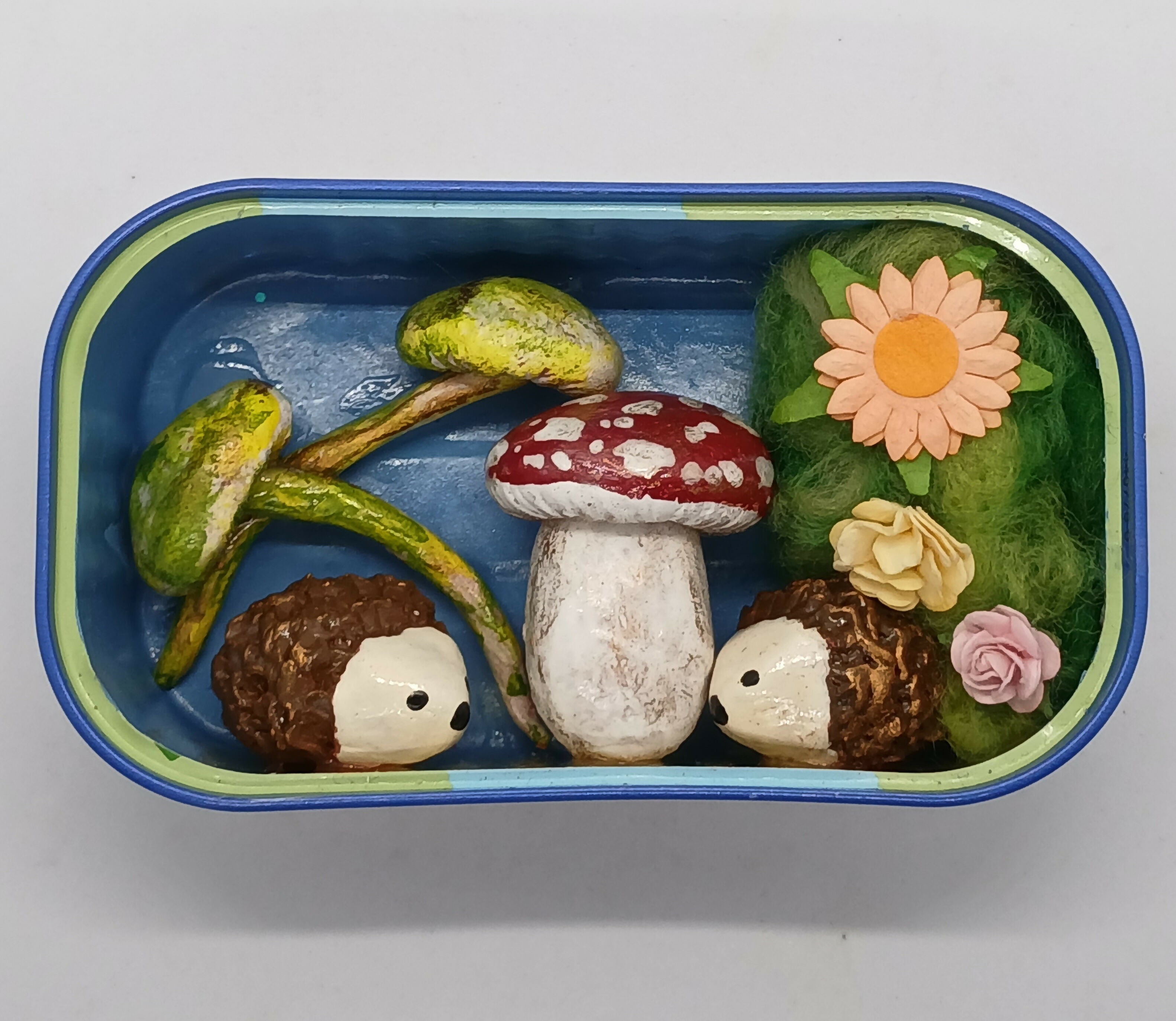 Toadstool and Hedgehog Desk Pet/Buddy Tin