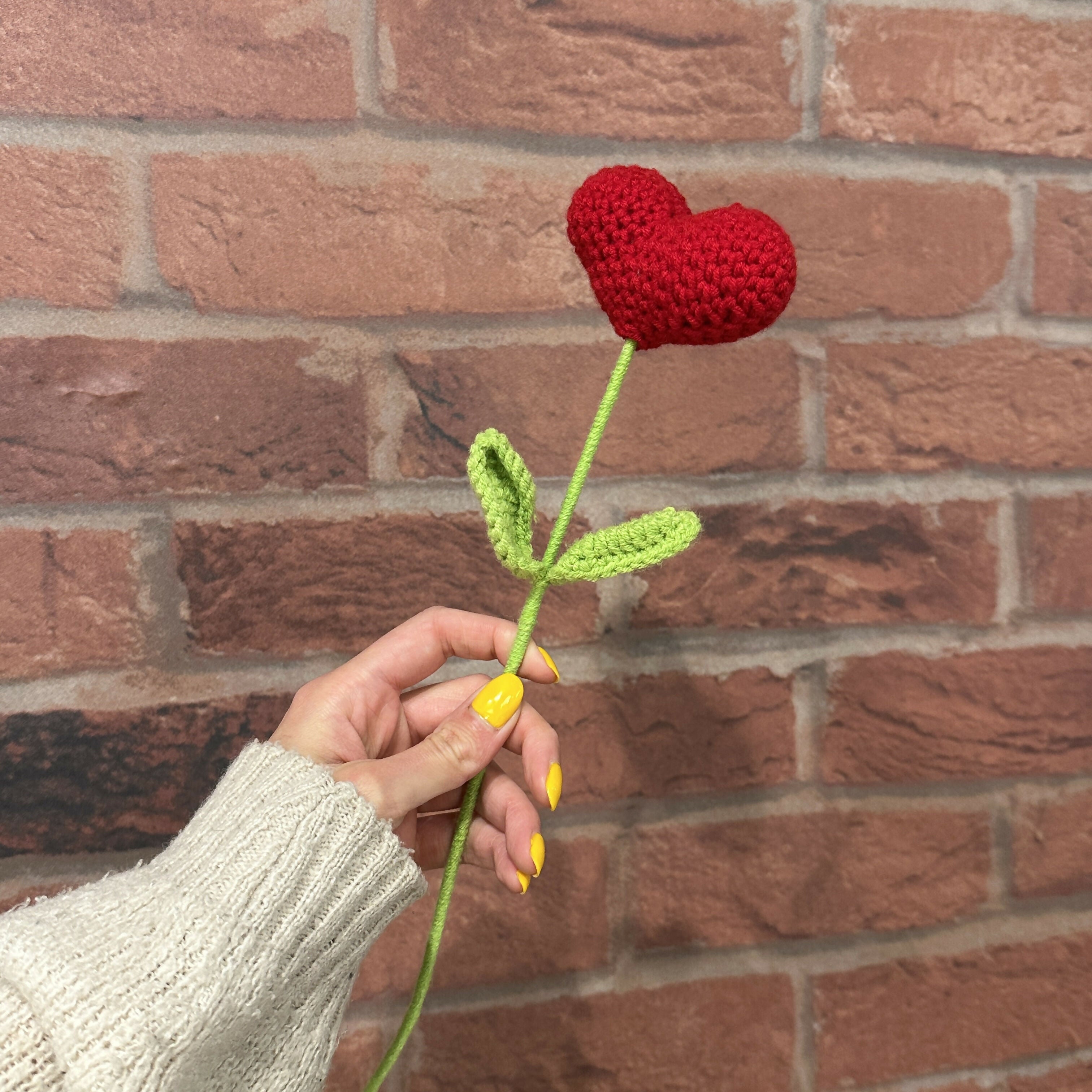 Heart Rose Stem - Crochet flowers