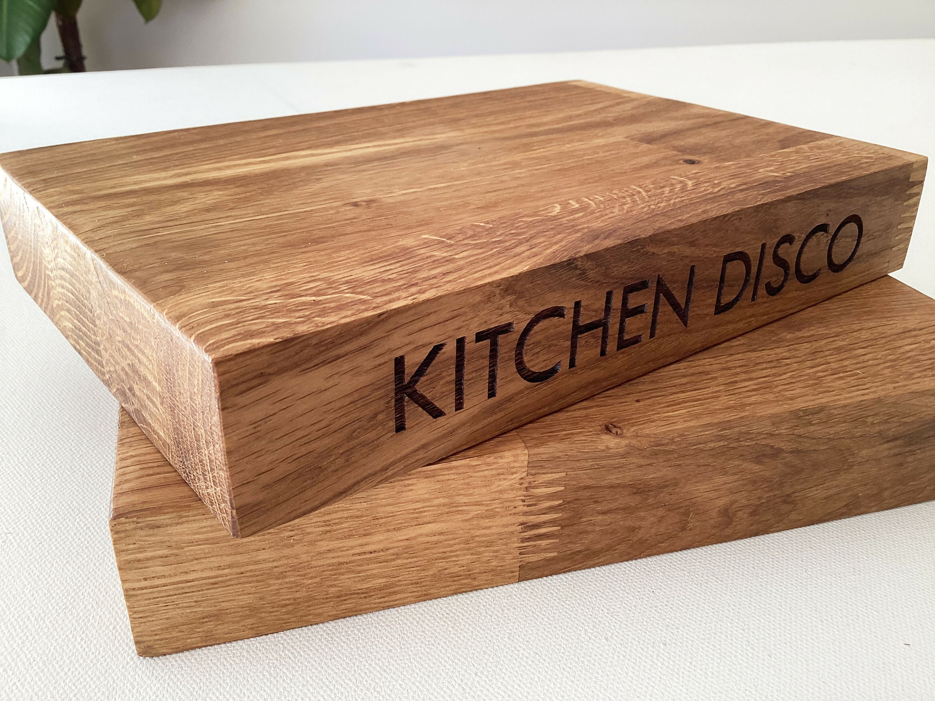 Engraved Oak Chopping Block - Kitchen Disco