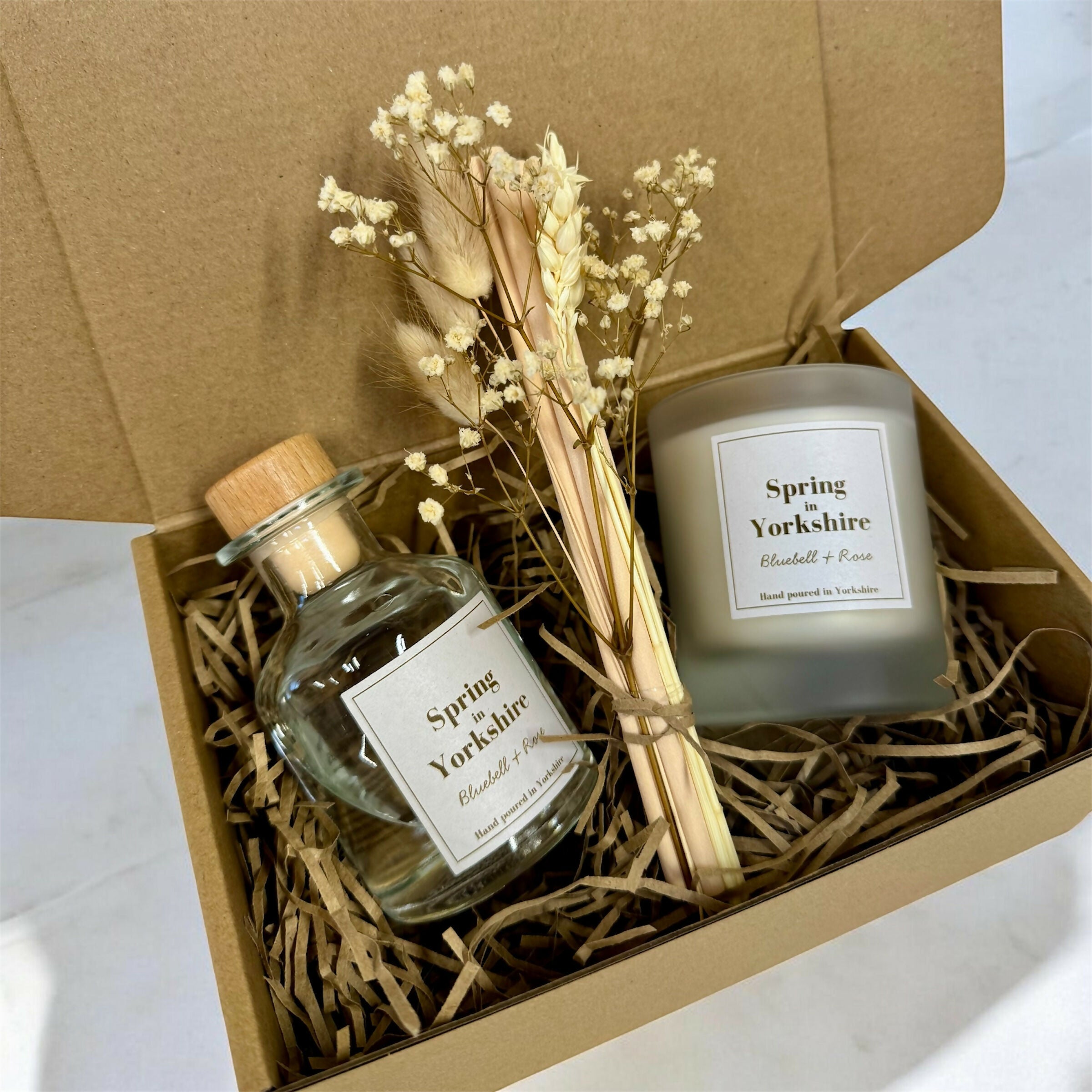 Spring in Yorkshire Gift Set - Bluebell and Rose Dried Flower Candle 160g and Dried Flower Diffuser 100ml