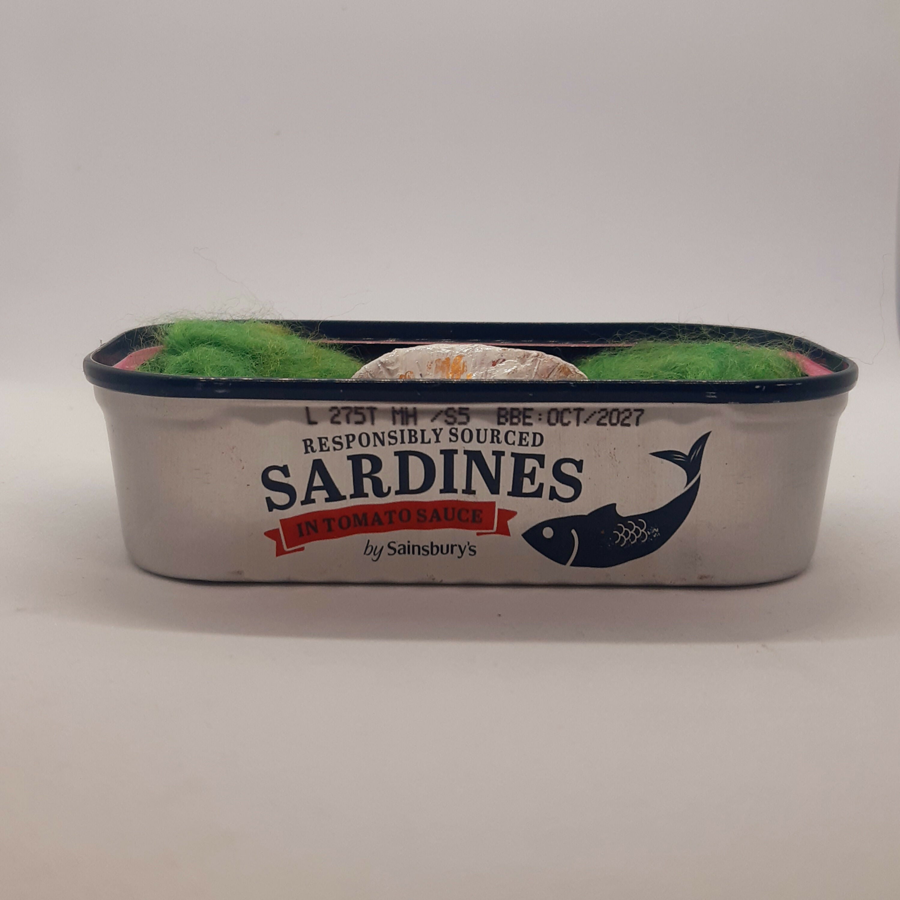 Toadstool and Hedgehog Diorama Desk Pet/Buddy Tin