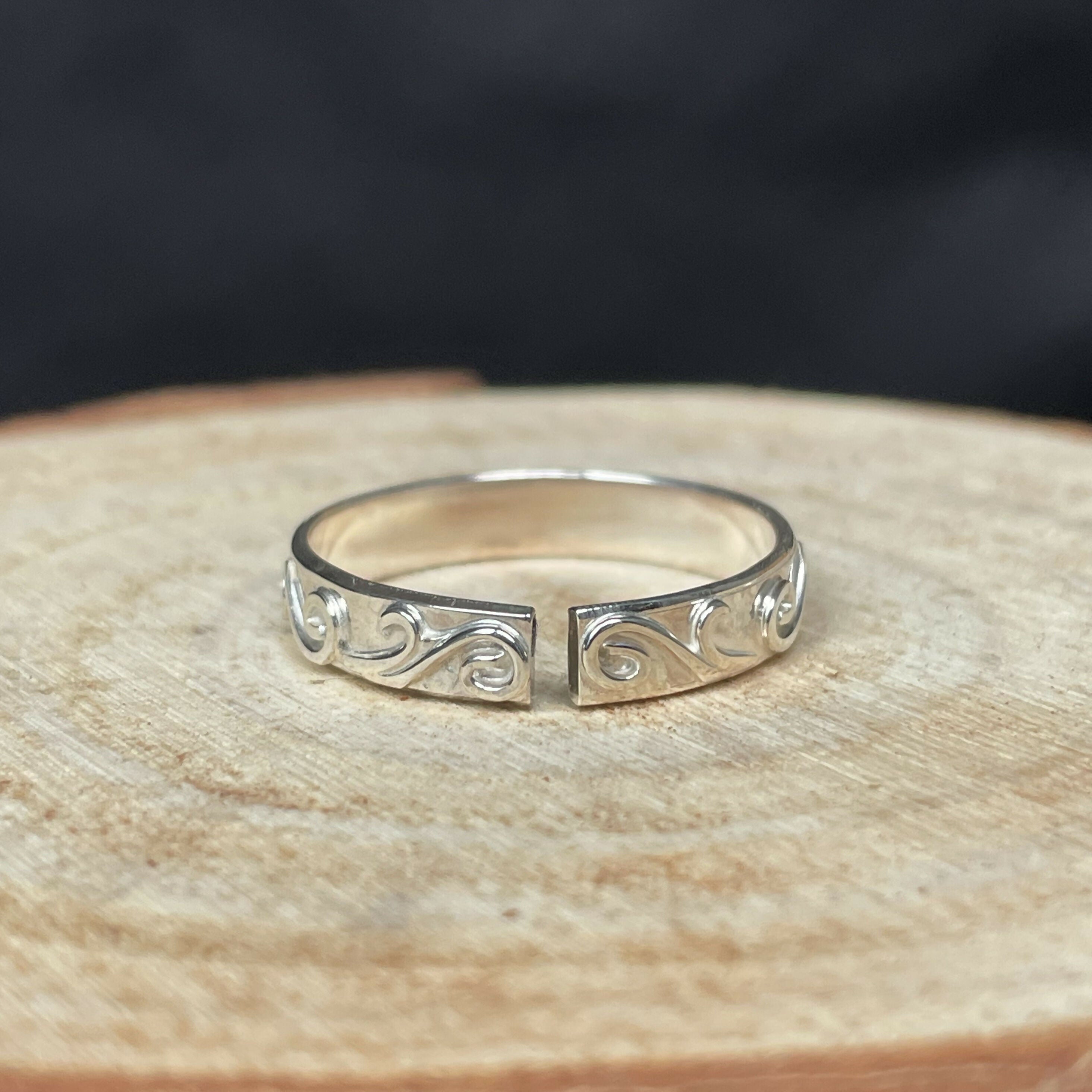 Sterling Silver Open Band with Filigree Details (Size 2)