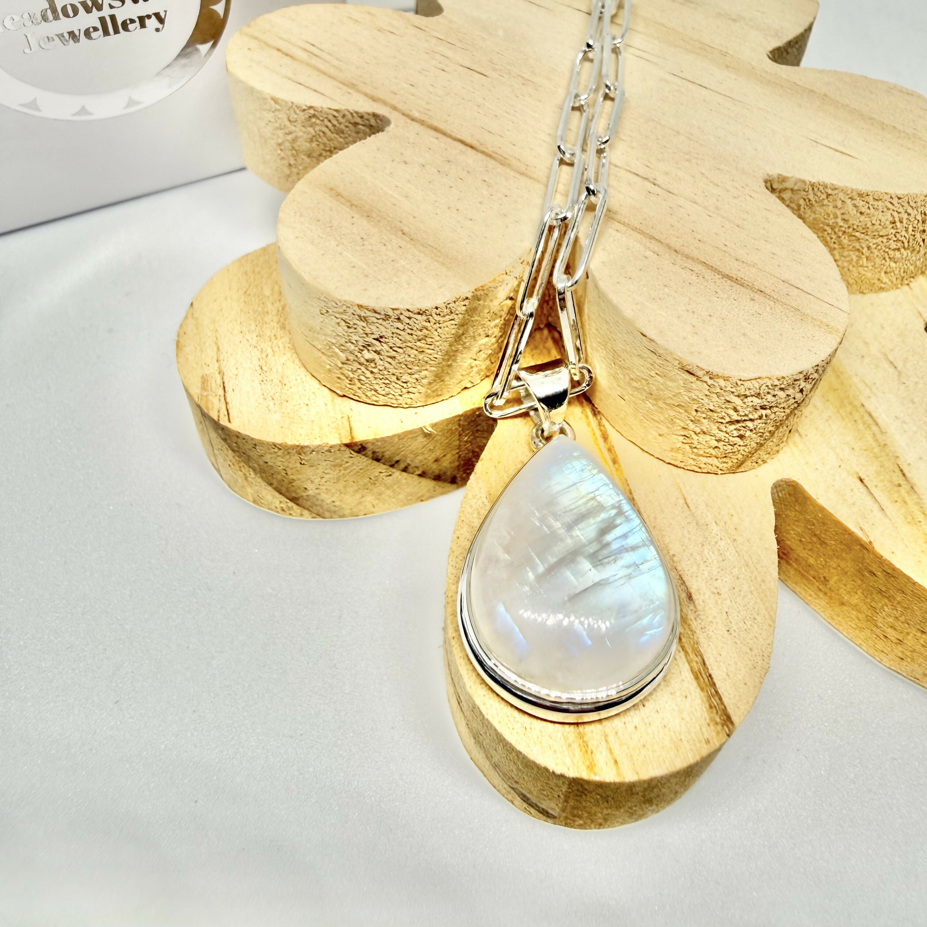 WHITE MOONSTONE NECKLACE