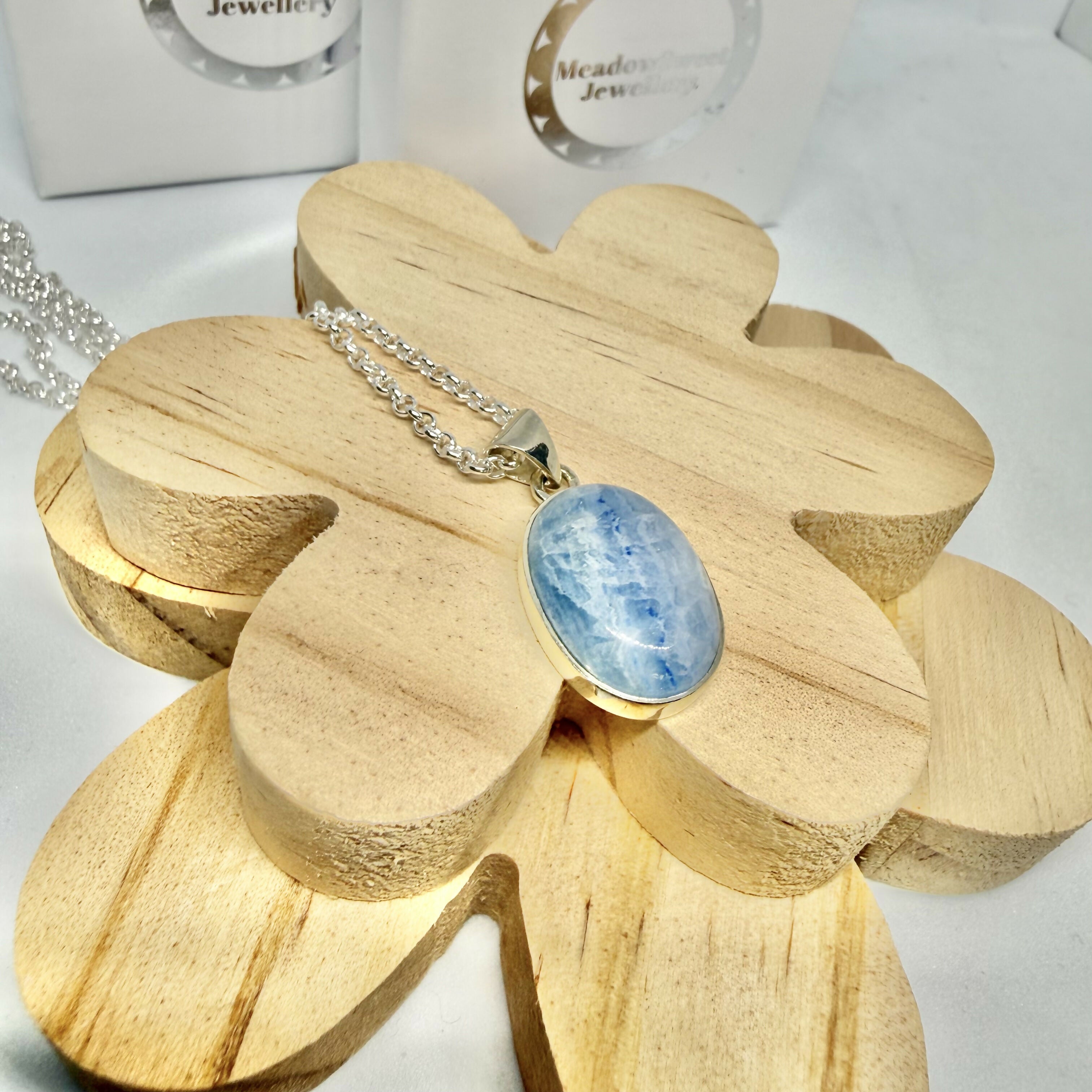 SCHEELITE NECKLACE