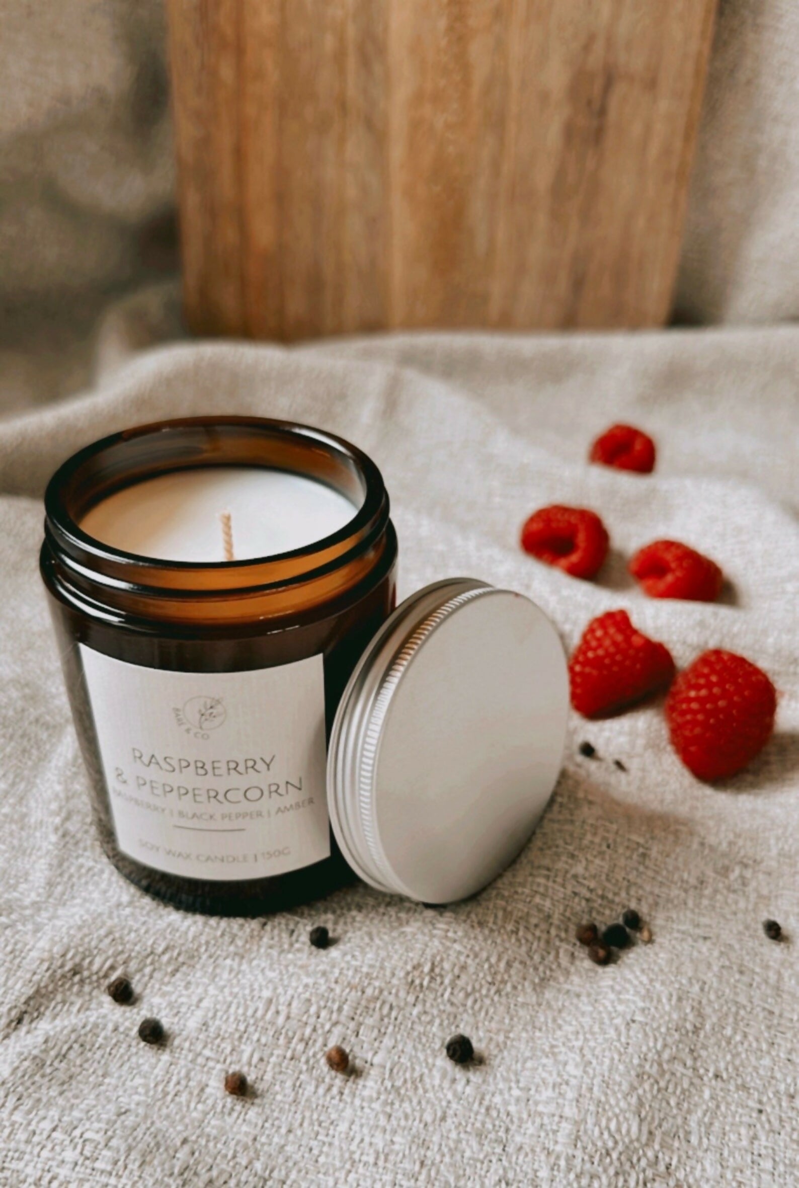 RASPBERRY & PEPPERCORN SOY WAX CANDLE 180ML
