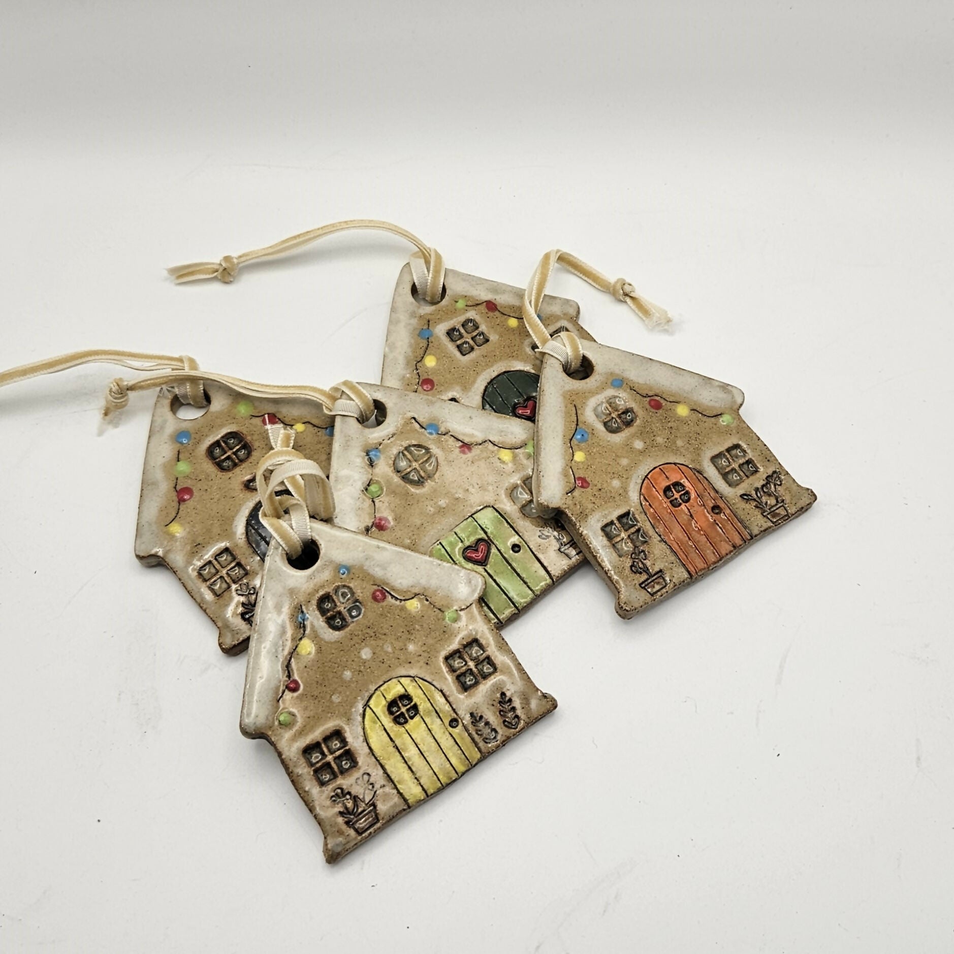 DELIGHTFUL GINGERBREAD HANGING DECORATION