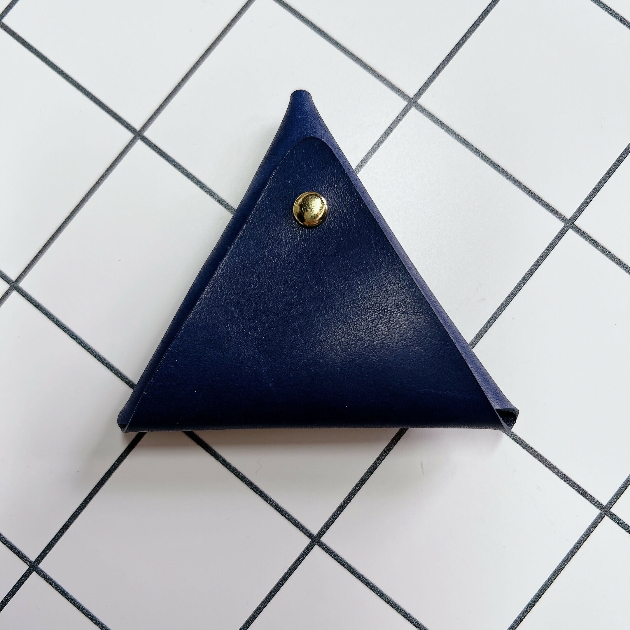 Fold Edge Triangle Leather Coin Case