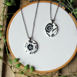 Monochrome Flower Print Oval Necklace