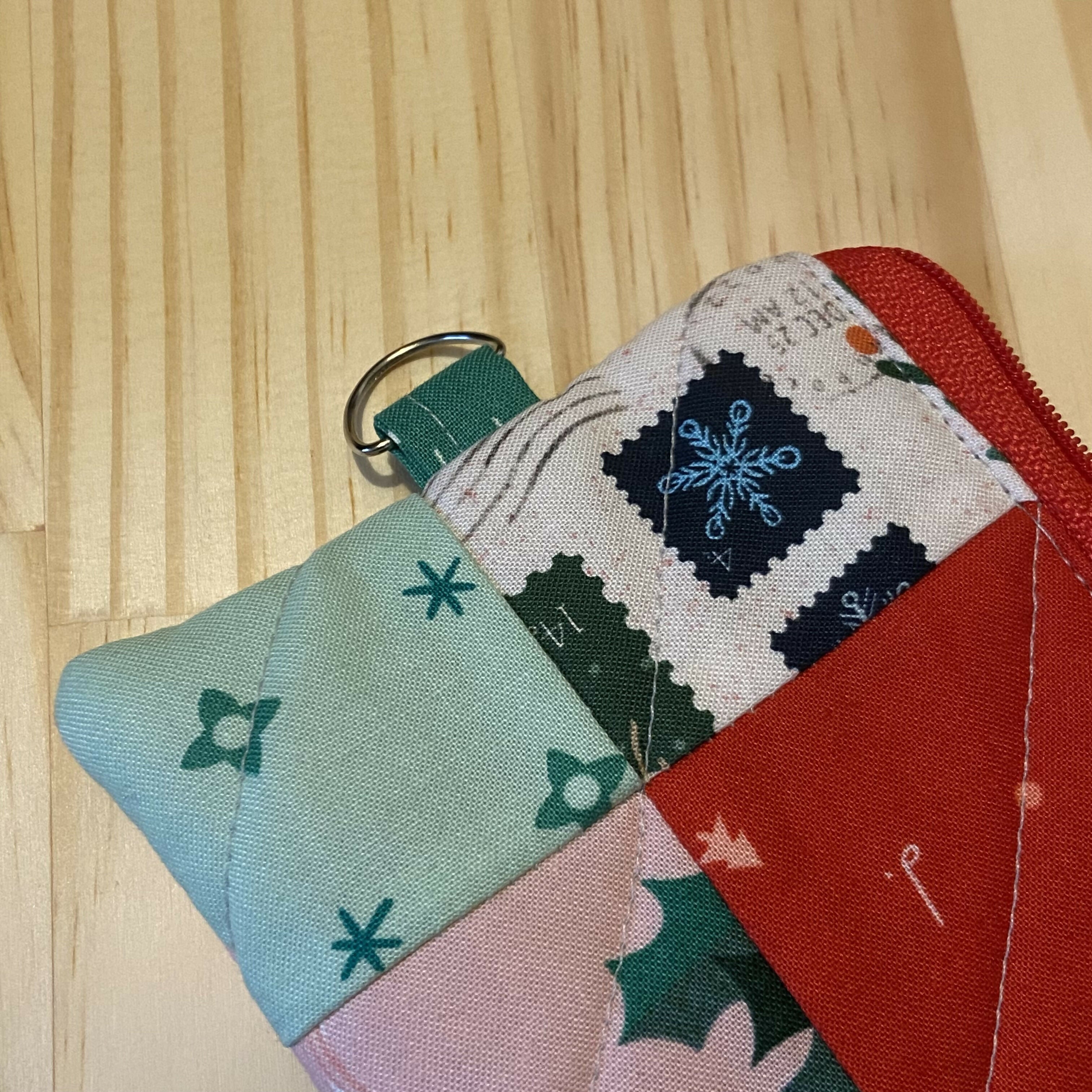 Small Patchwork Quilted Christmas Zipper Pouch