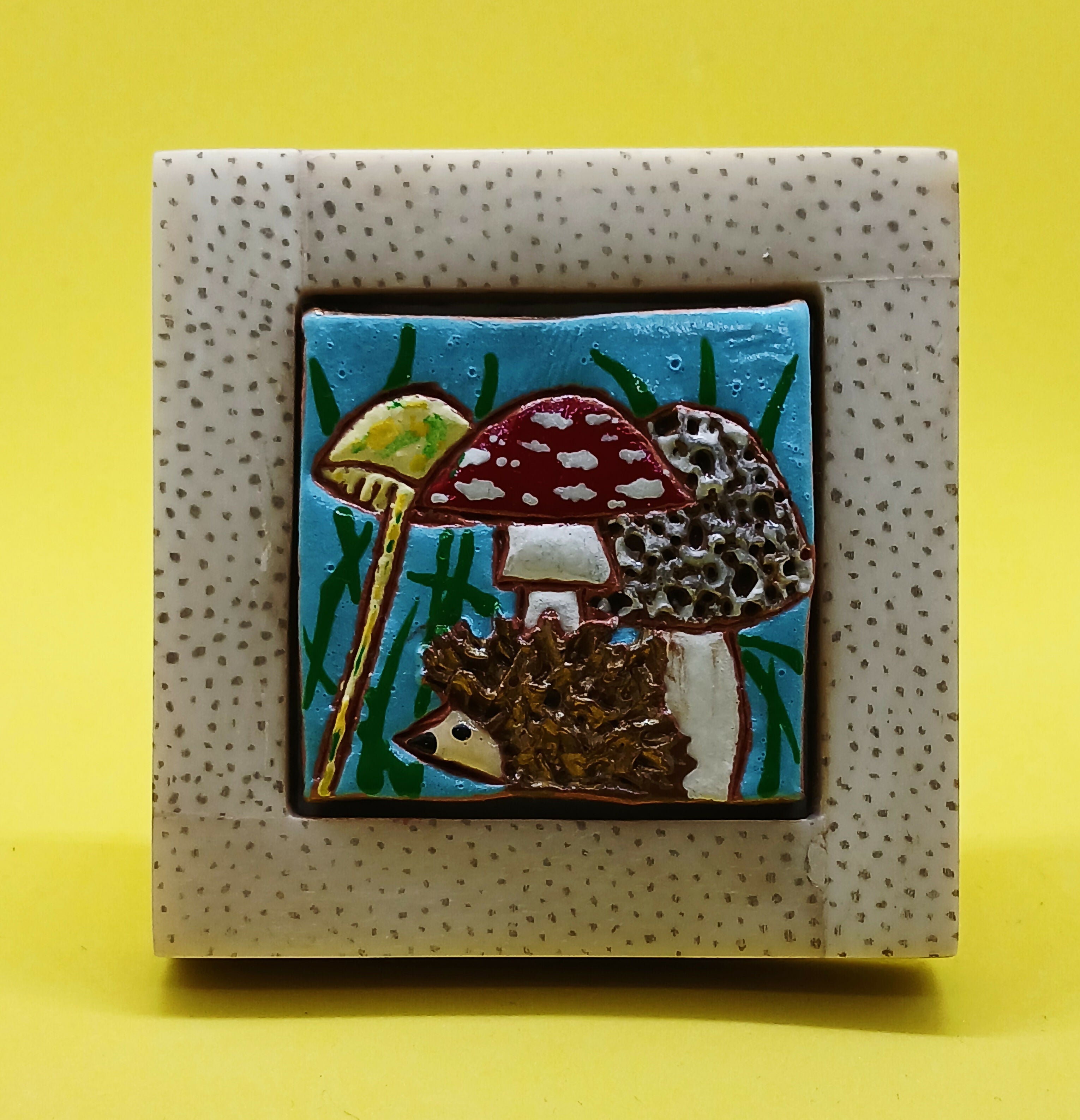 Mini Toadstool and Hedgehog Framed Tile