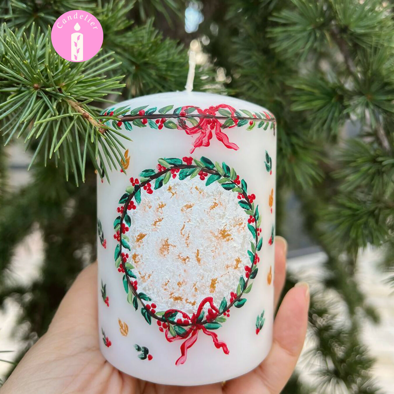 Christmas Wreath Design on White Candle