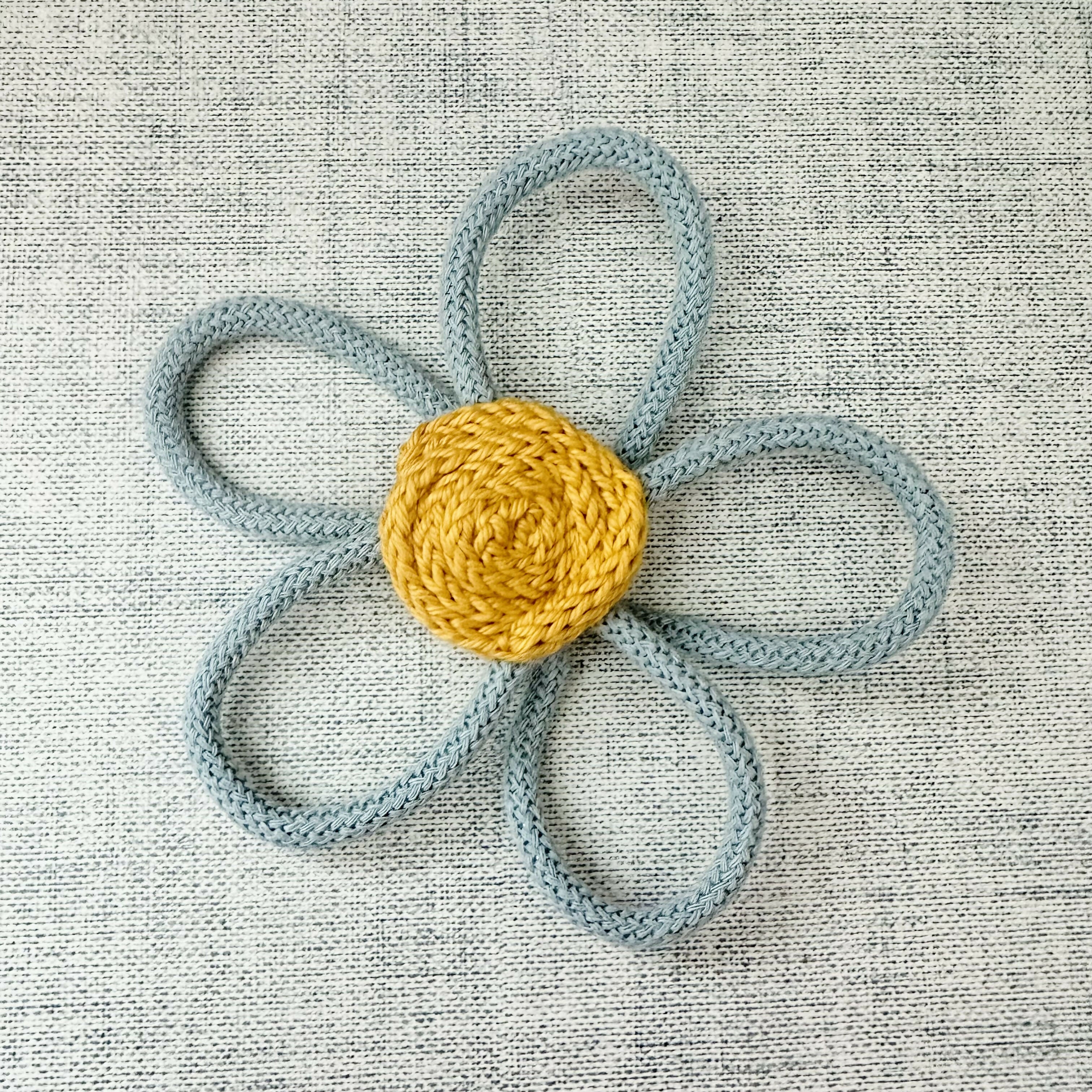 Spiral Daisy Decoration
