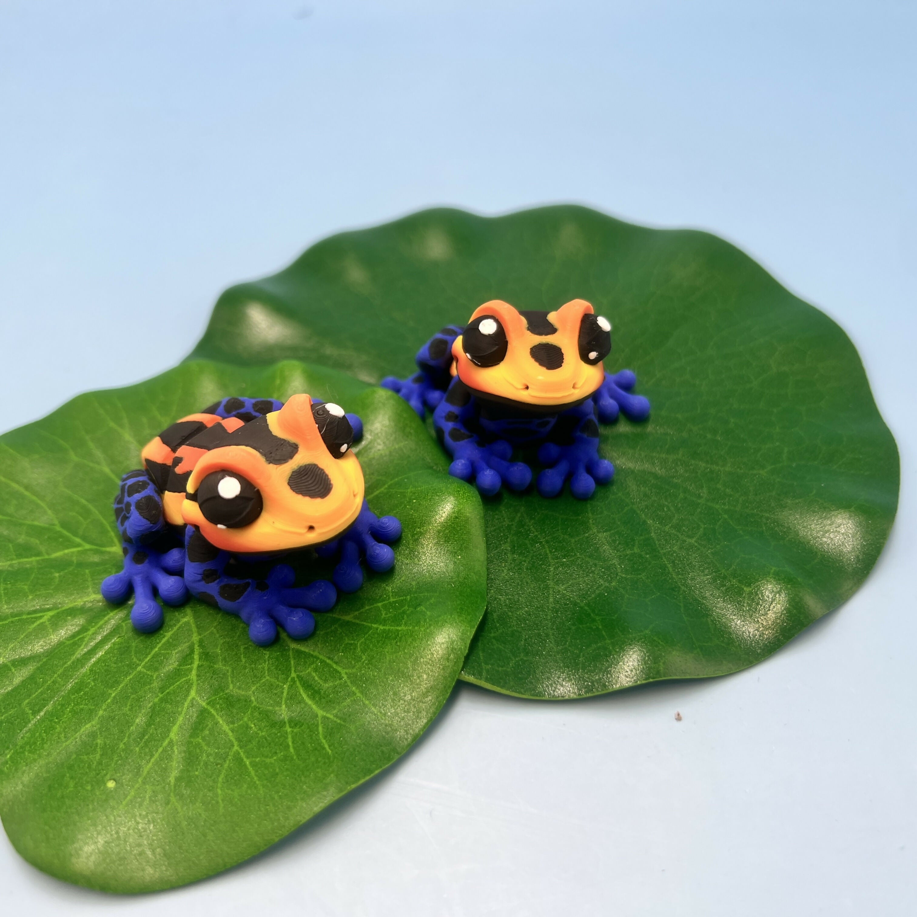 3D Printed SMALL: Articulated Sensory Fidget Animal friends Dart Frog 5cm