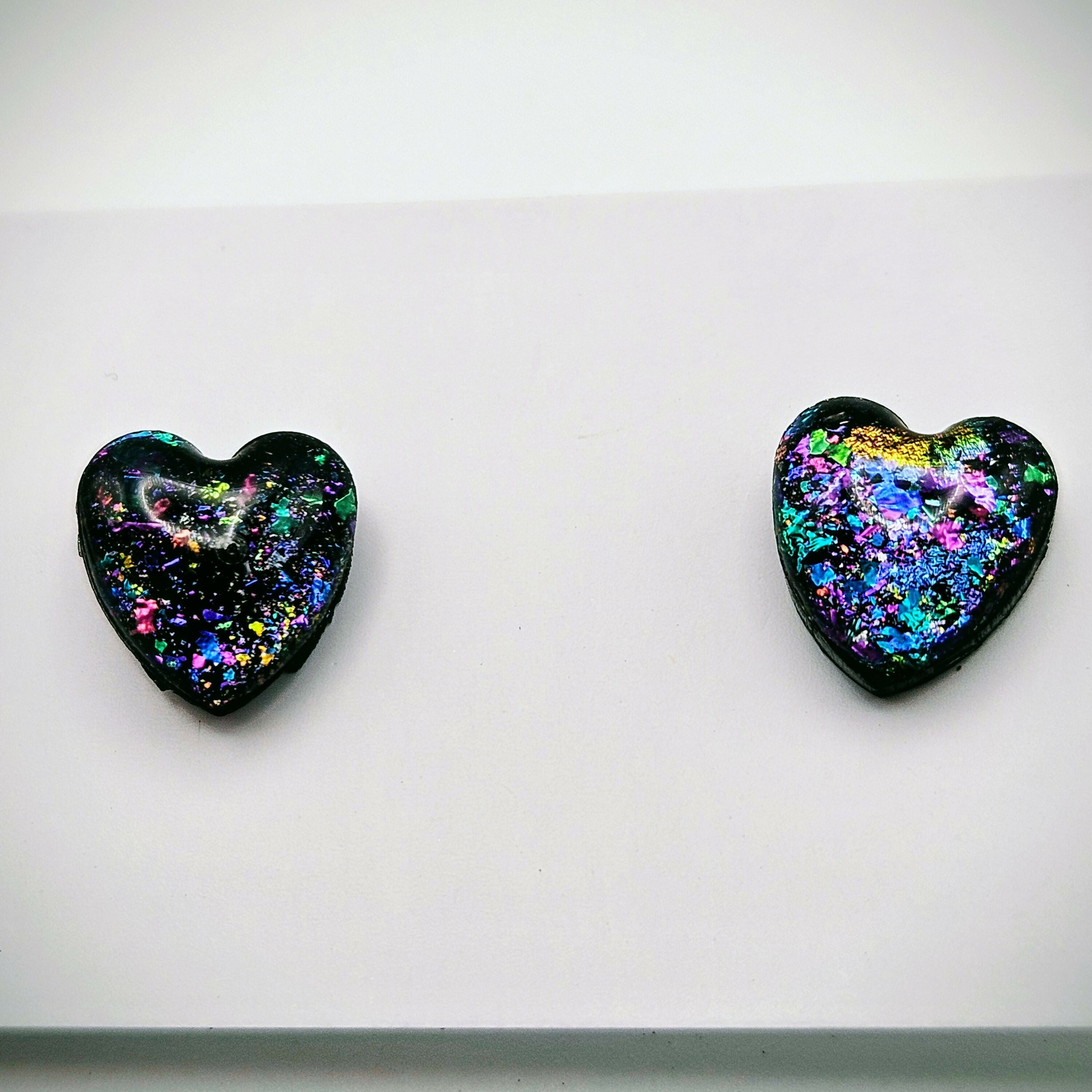 CHARMING HEART SHAPED STUD EARRINGS