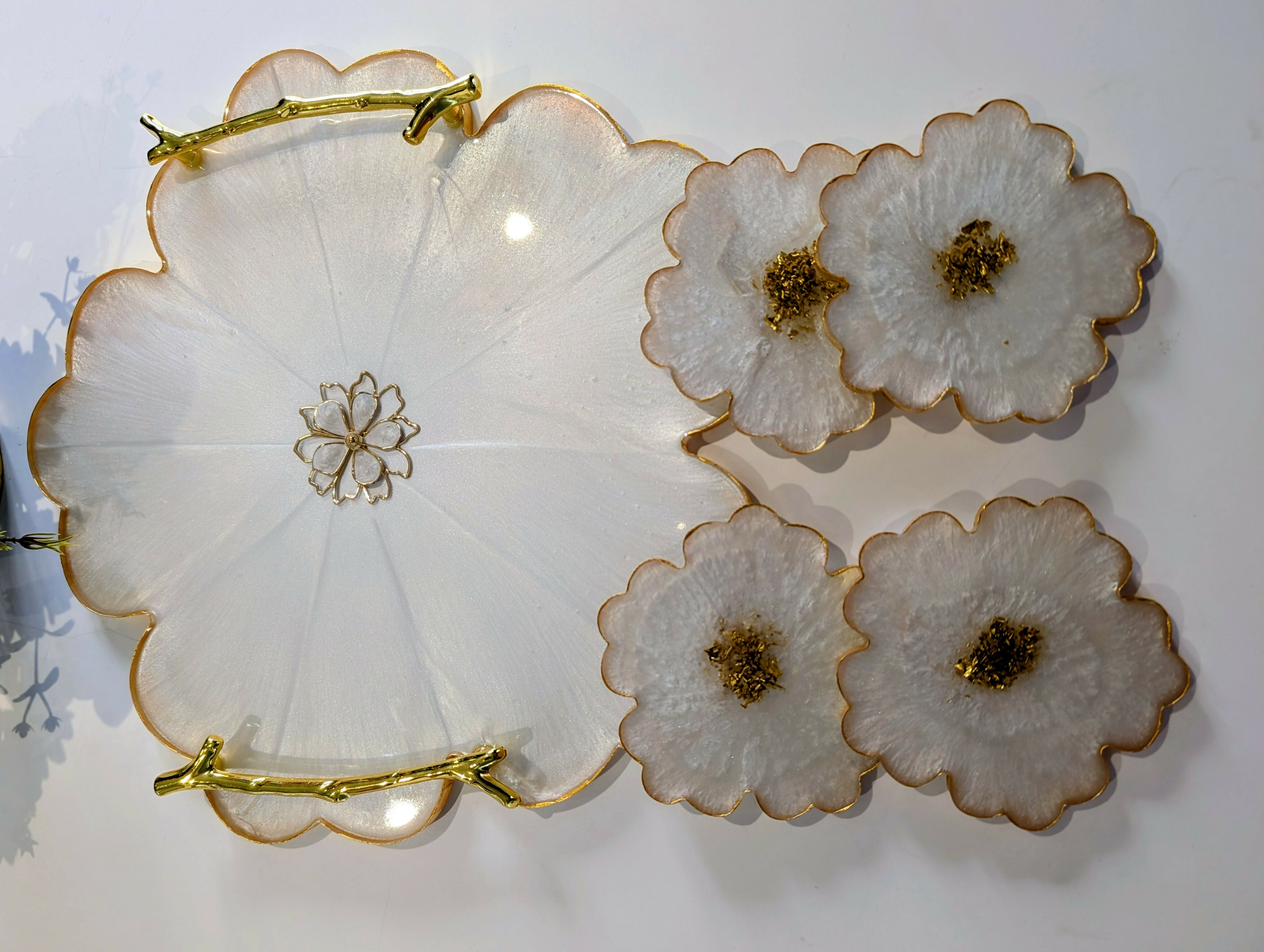 GOLD HANDLE SERVING TRAY HANDMADE FLOWER SET WITH COASTERS