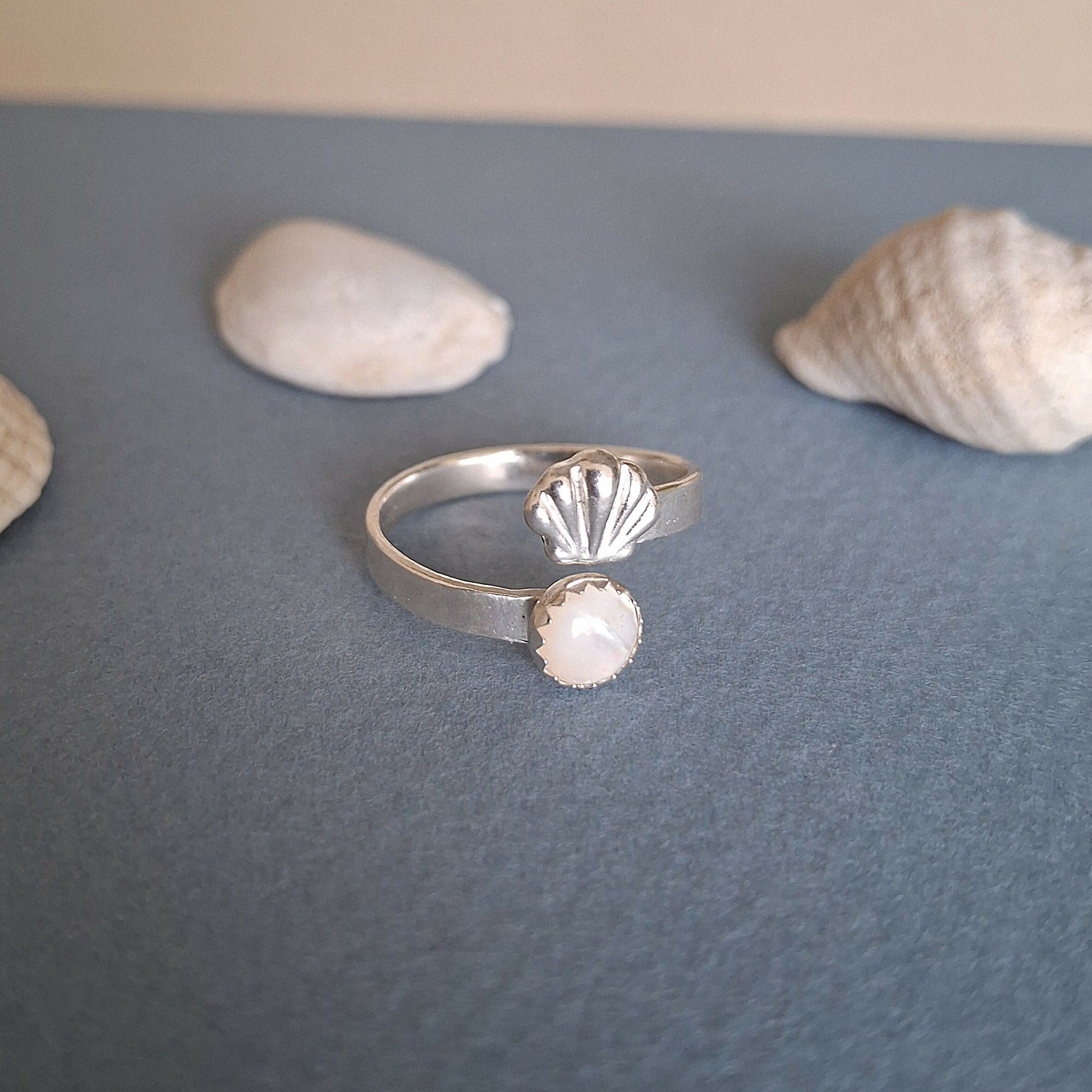 Handmade Adjustable Mother of Pearl And Silver Size Q