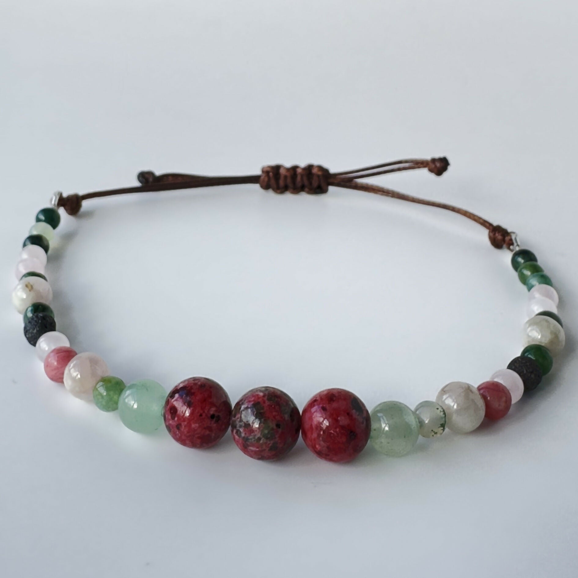 UNISEX HEALING CRYSTAL HEART CHAKRA BRACELET WITH AROMATHERAPY BEADS