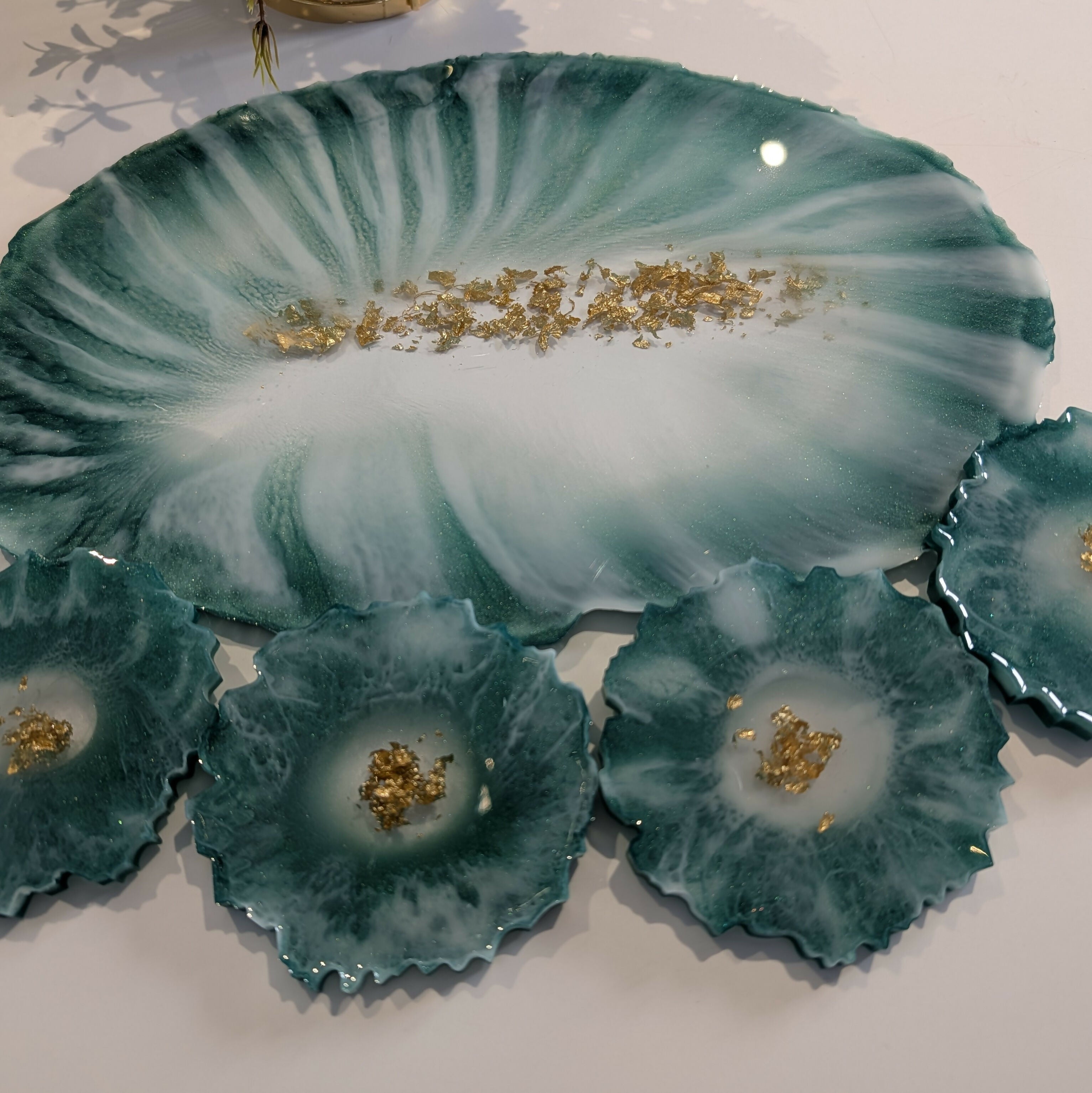 ELEGANT HANDMADE RESIN TRAY SET