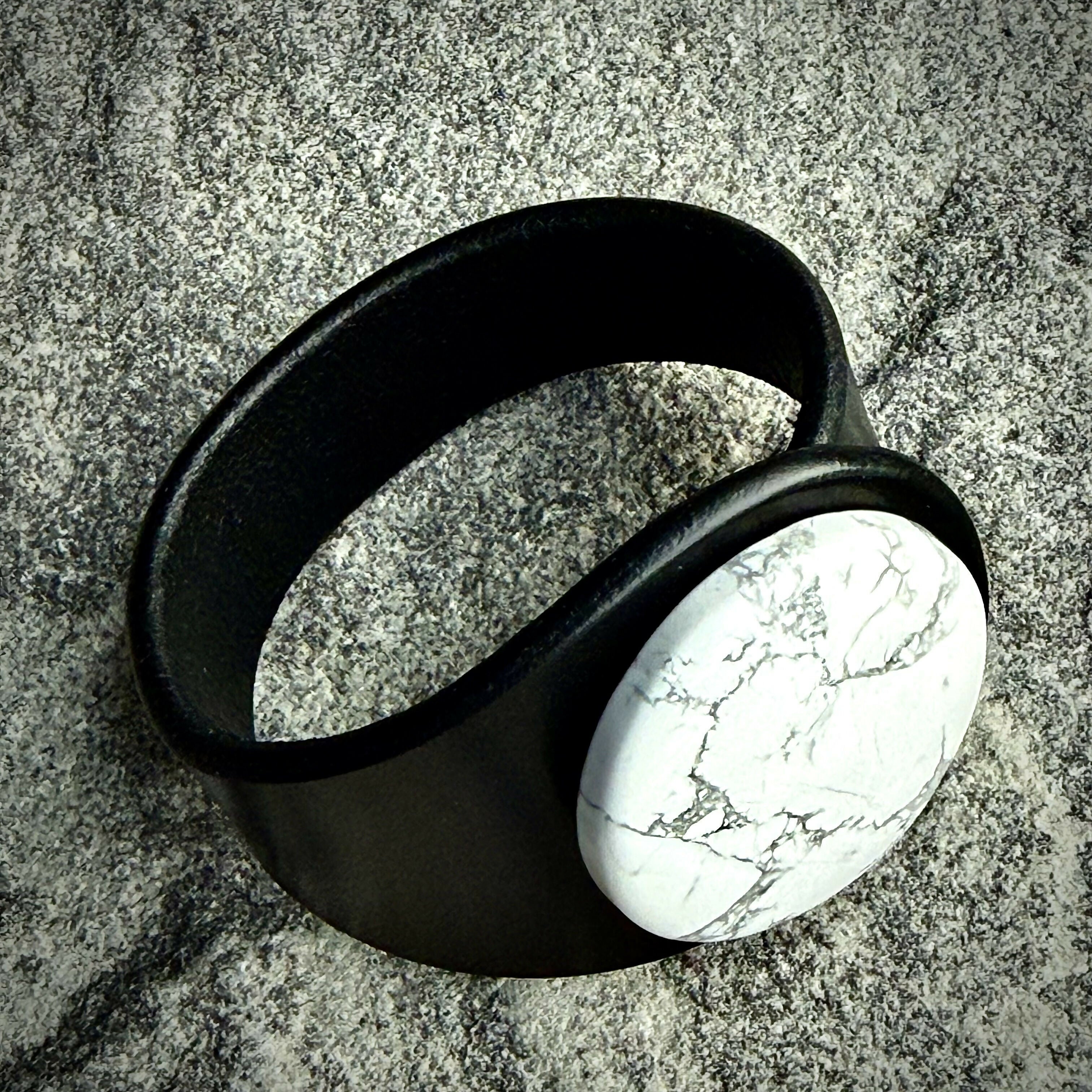 Handcrafted Natural Leather & Howlite Gemstone Bracelet - Size S or M