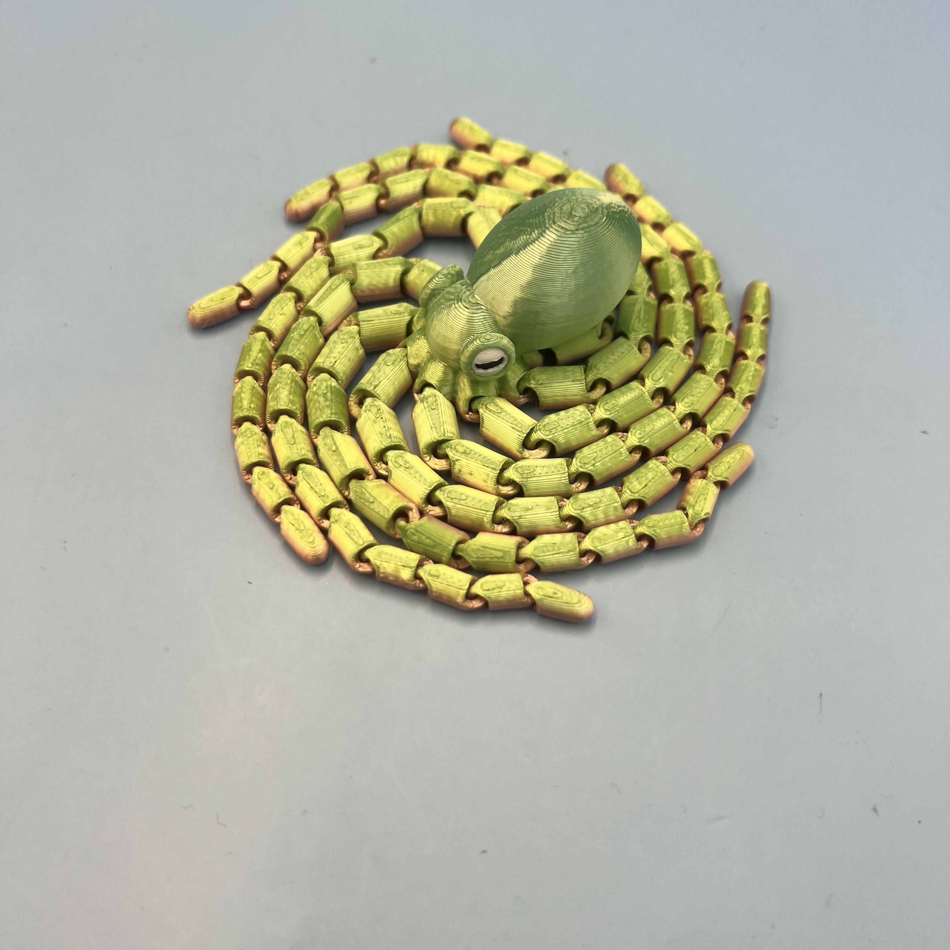 3D Printed MEDIUM: Articulated Sensory Fidget Animals friends Octopus (Metalic Rainbow) 14cm