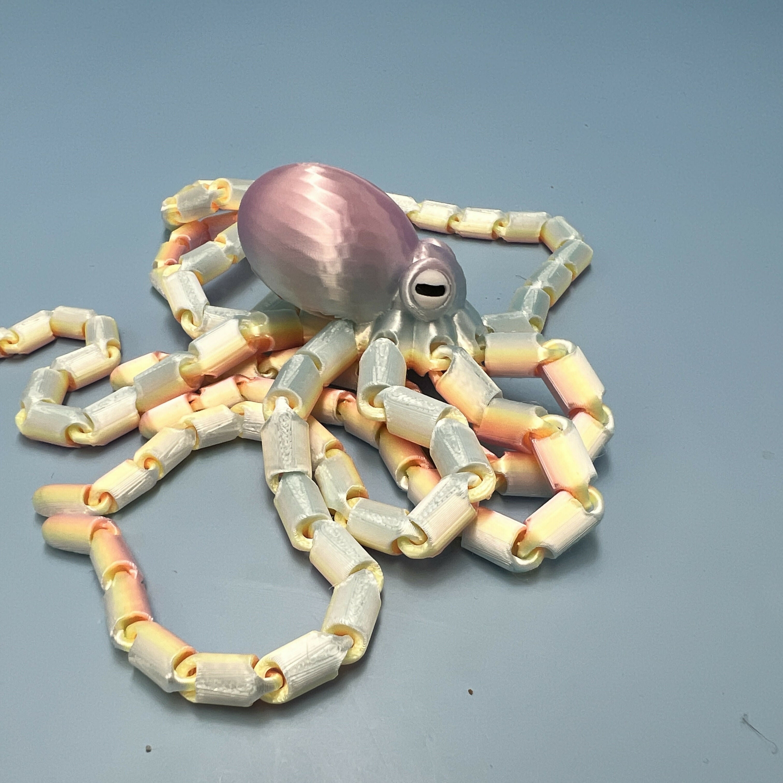 3D Printed LARGE: Articulated Sensory Fidget Animals friends Octopus Dark Metallic Rainbow & Ice pastel Rainbow 18cm