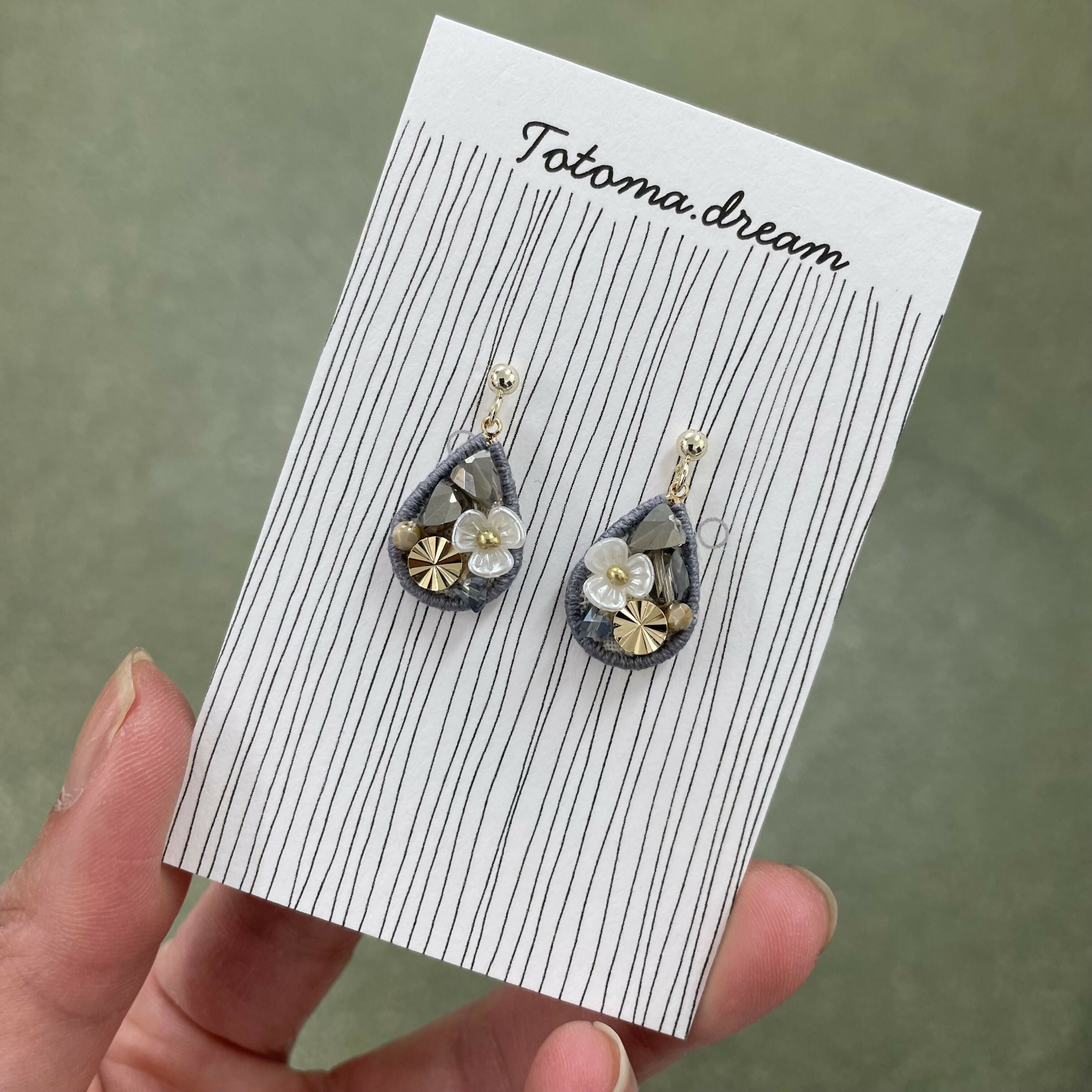 Pendant Crystal Embroidery Earrings (Waterdrop)